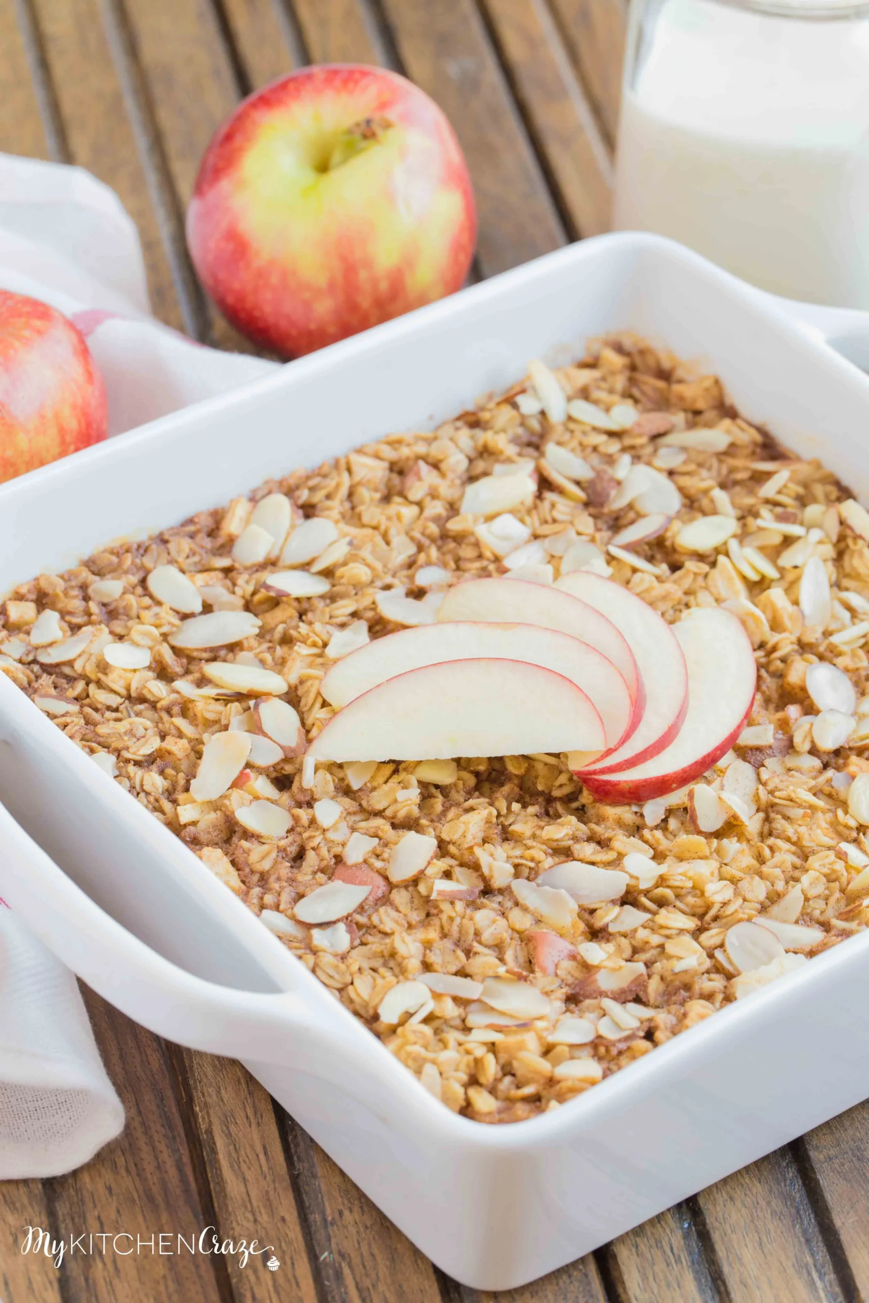 Apple Cinnamon Oatmeal Bake
