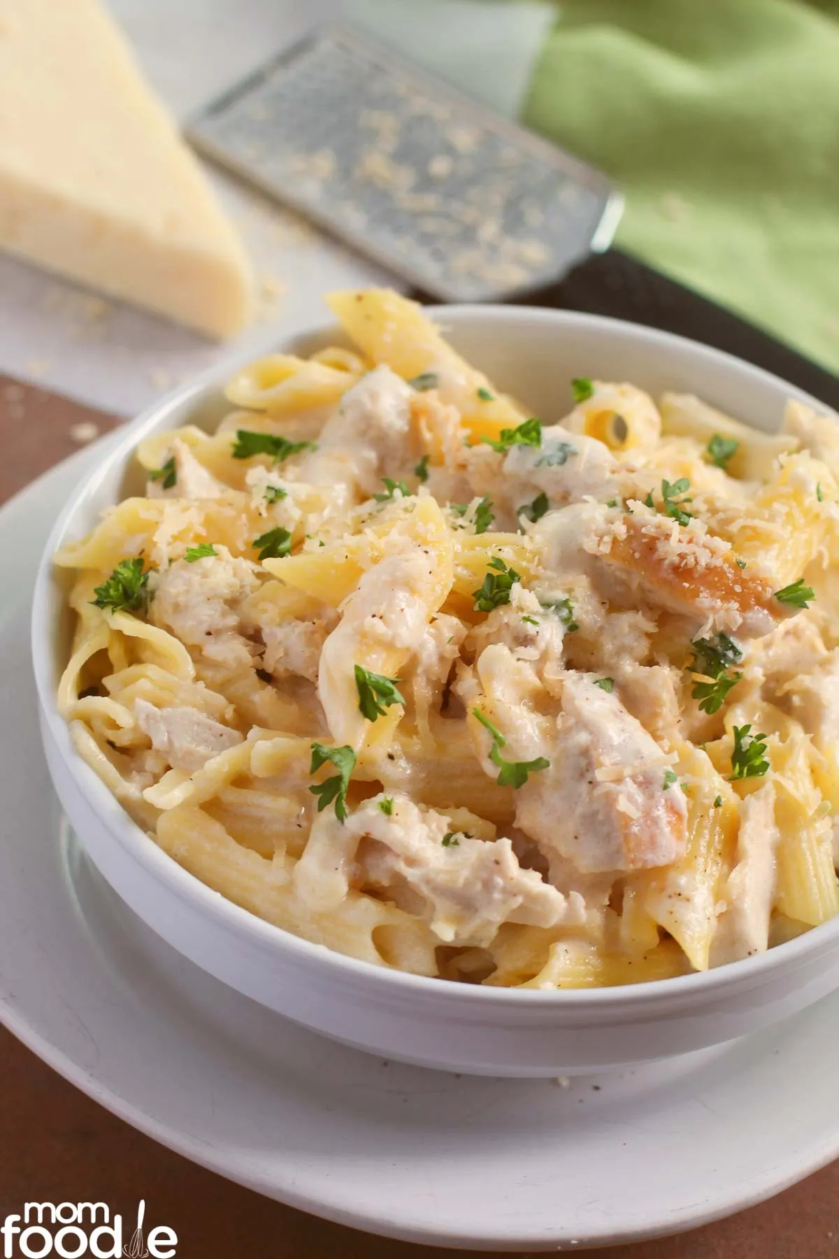 Azuree Crockpot Chicken Alfredo