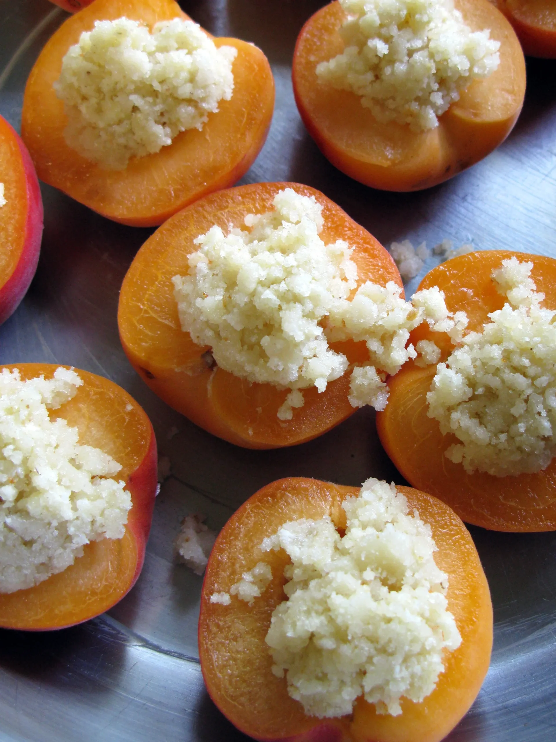 Baked Apricots with Honey and Almonds
