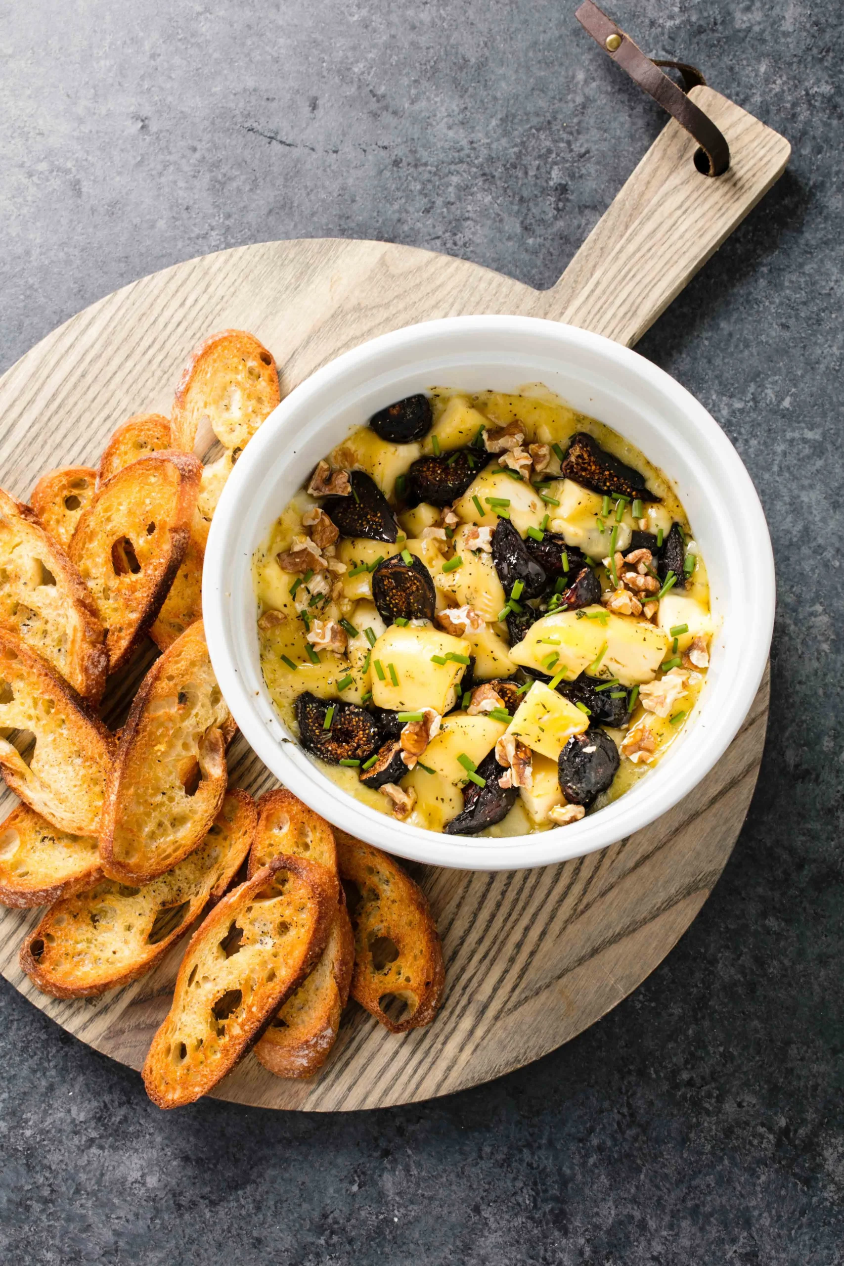 Baked Brie Cheese and Fig Spread