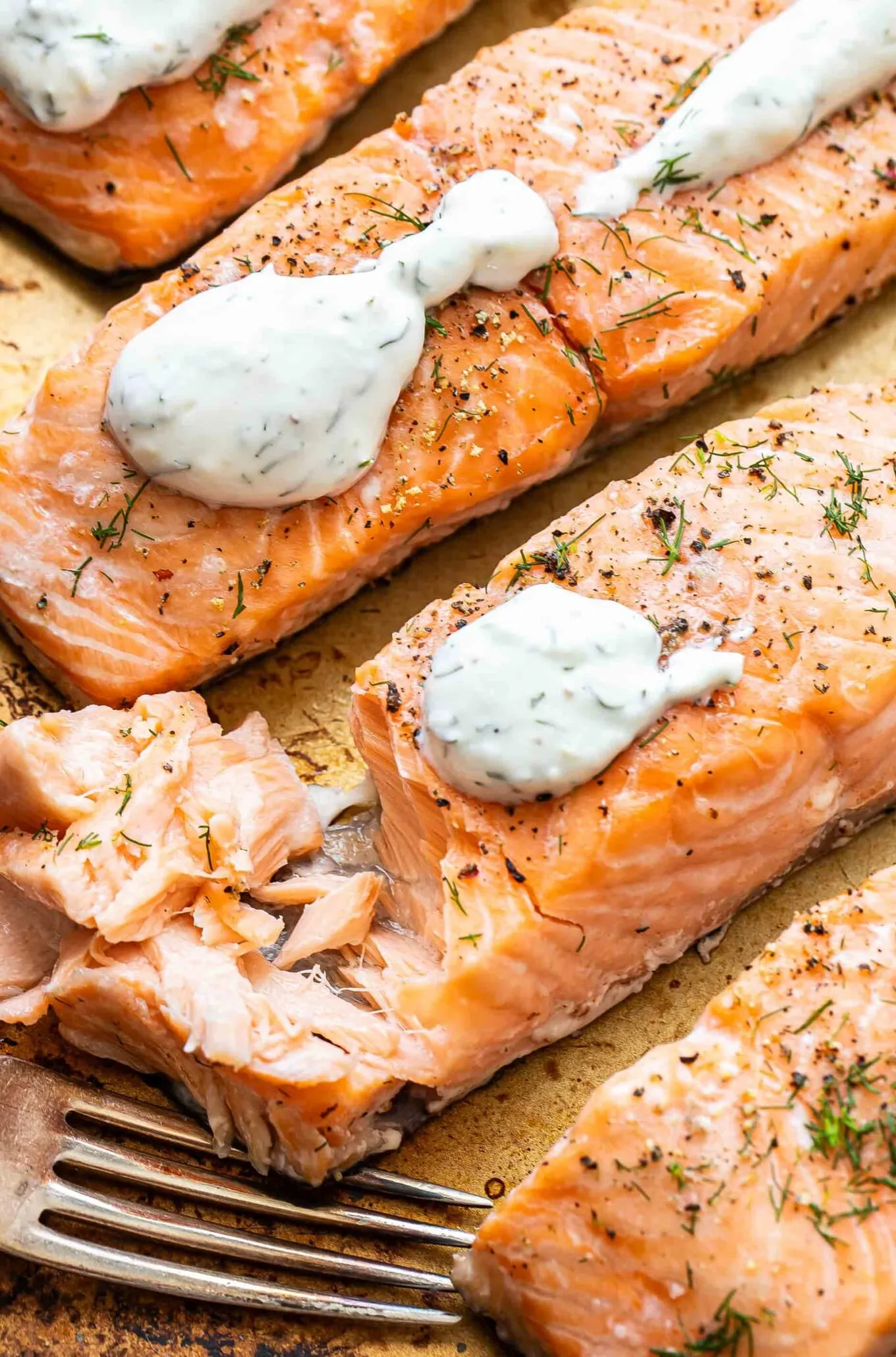 Baked Salmon Lemon Dill Yogurt Sauce