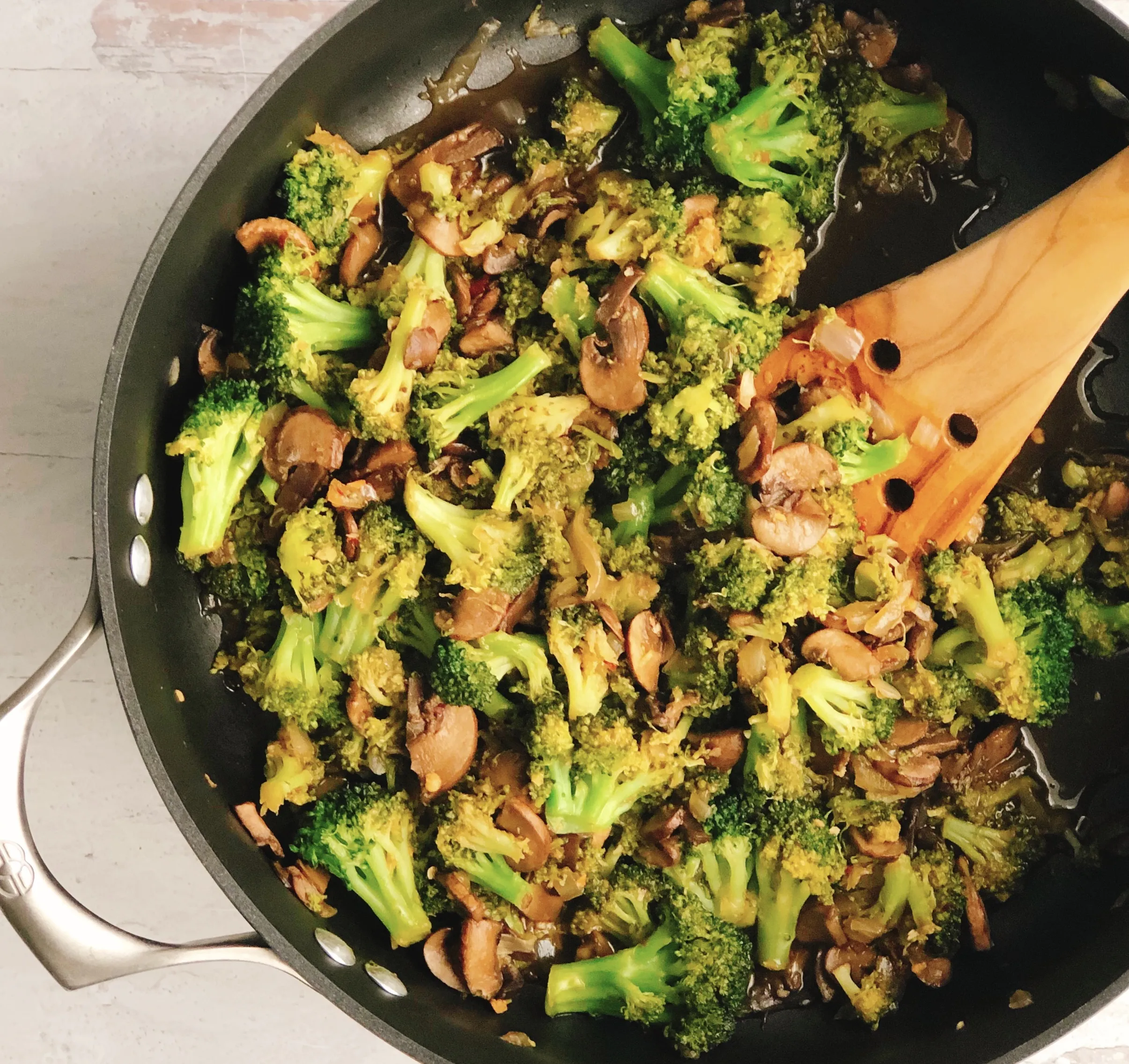 Broccoli and Mushroom Bowls with Spicy Sesame Sauce