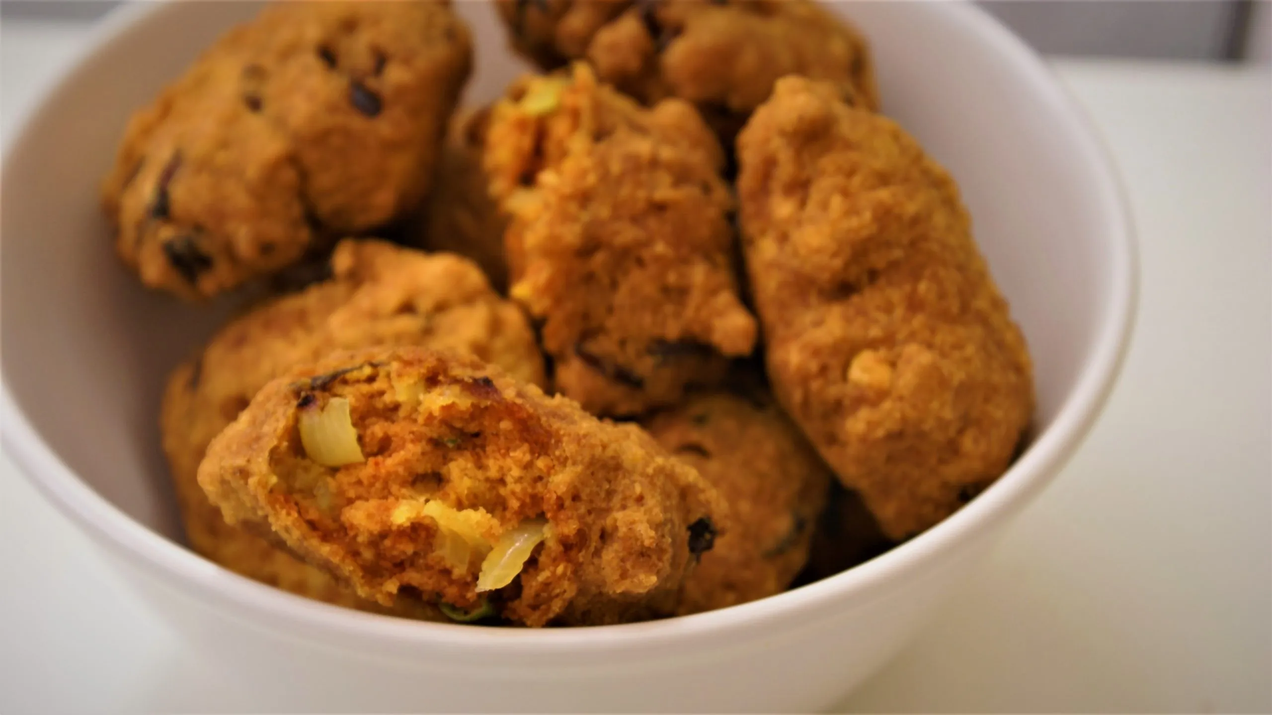 Burmese Yellow Split Pea Fritters (Baya Kyaw)