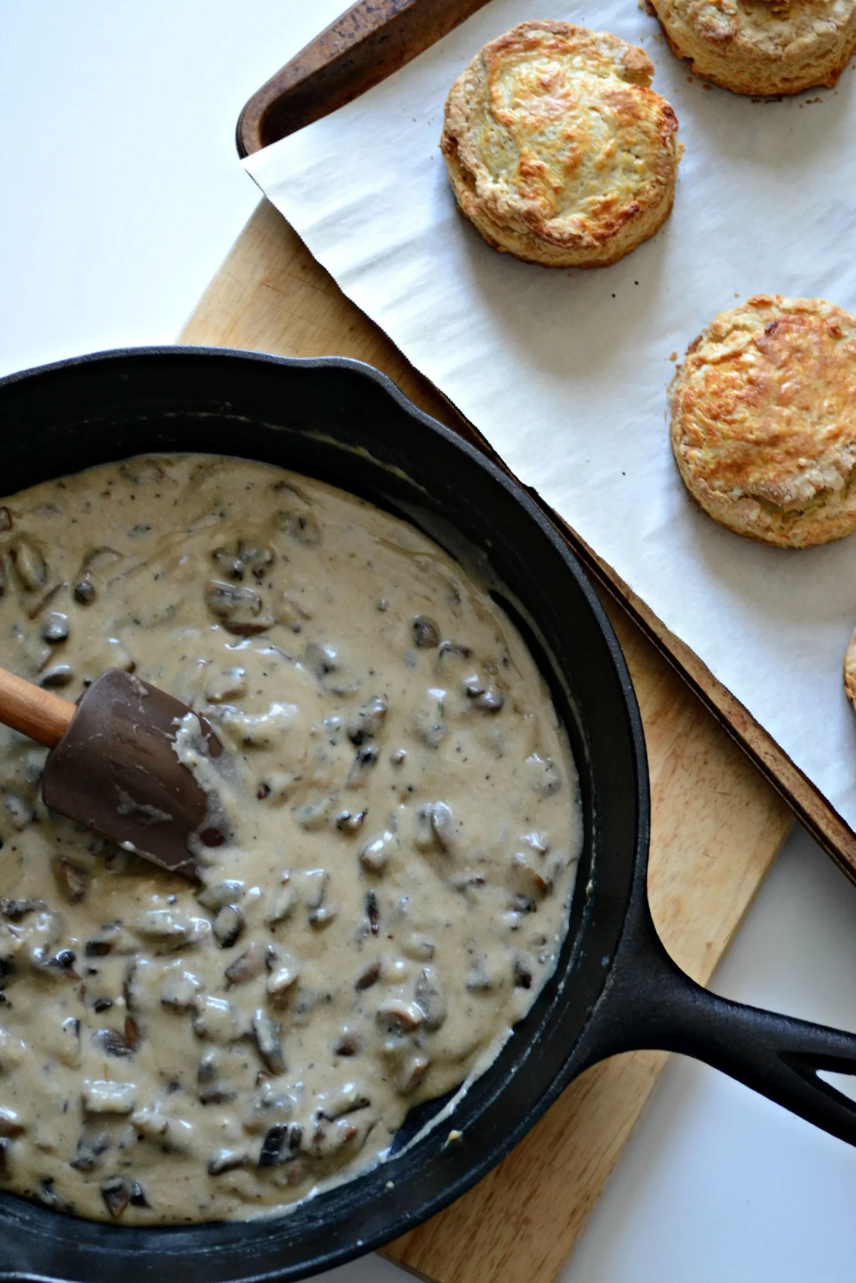 Buttermilk Biscuits and Mushroom Gravy