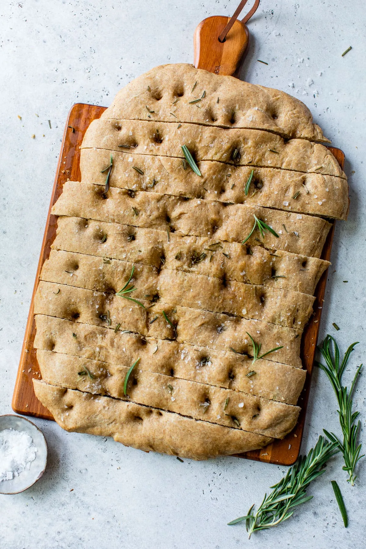 Caramelized Onion Olive Focaccia (No Knead)