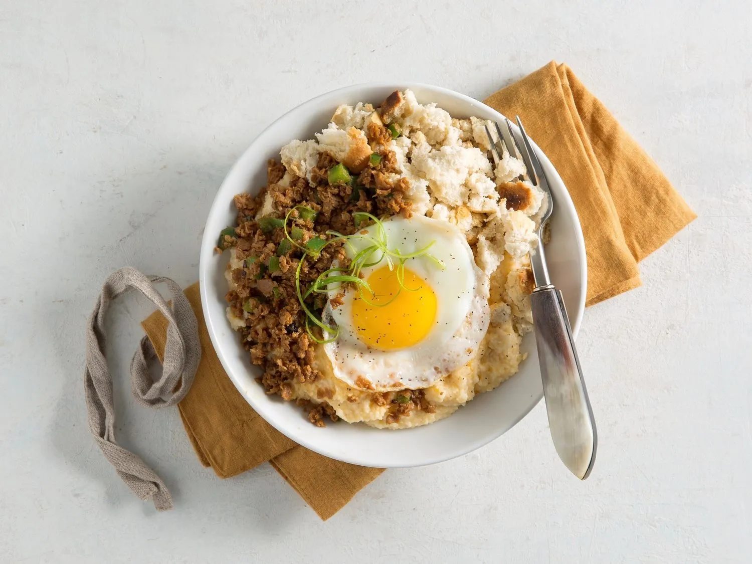 Cauliflower Grits and Sausage Breakfast Bowl
