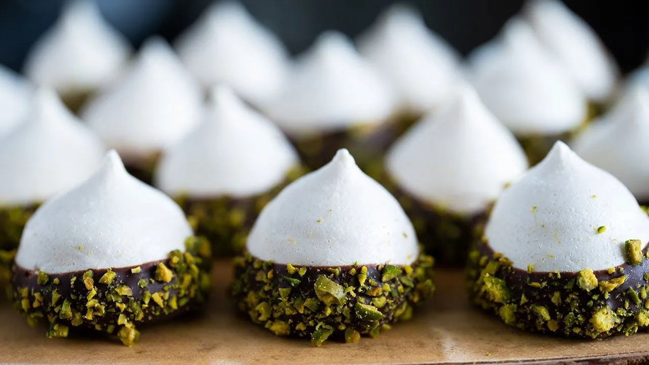 Chocolate Pistachio Meringue Cookie