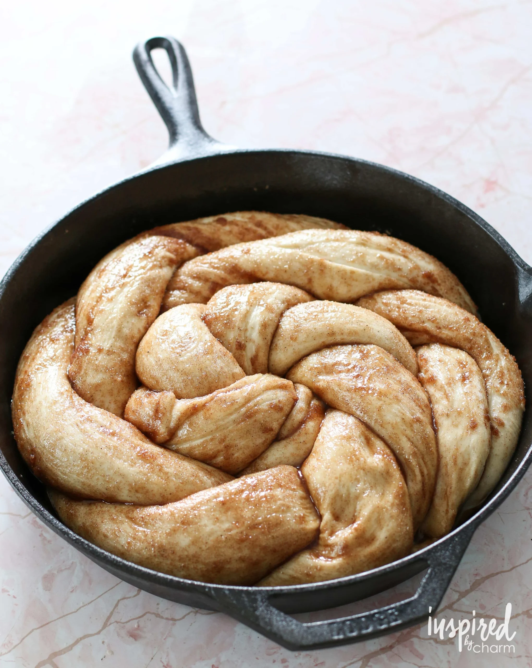 Cinnamon Roll in Skillet
