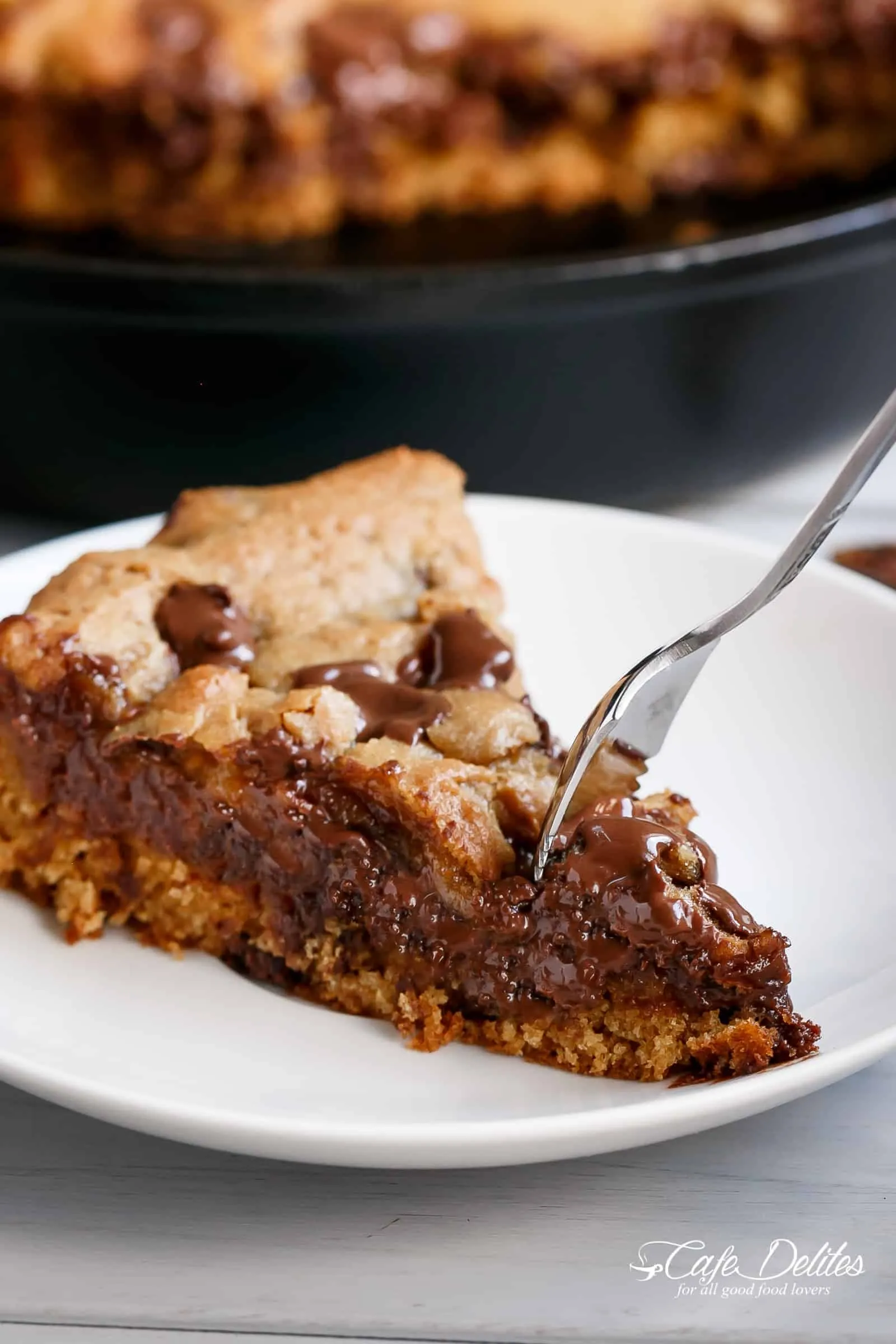 Deep Dish Chocolate Chip Skillet Cookie