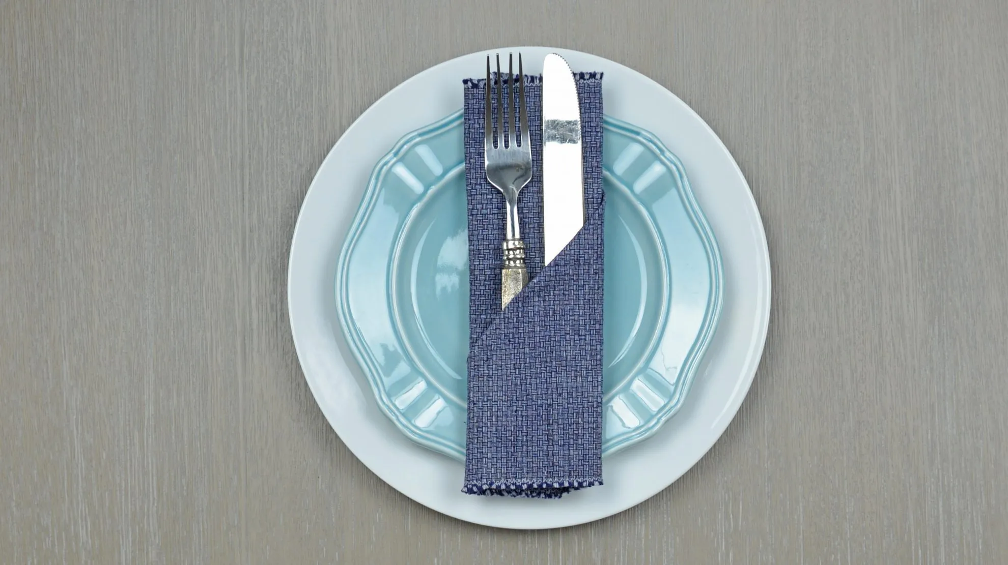 Easy Peasy Pocket Napkin Fold