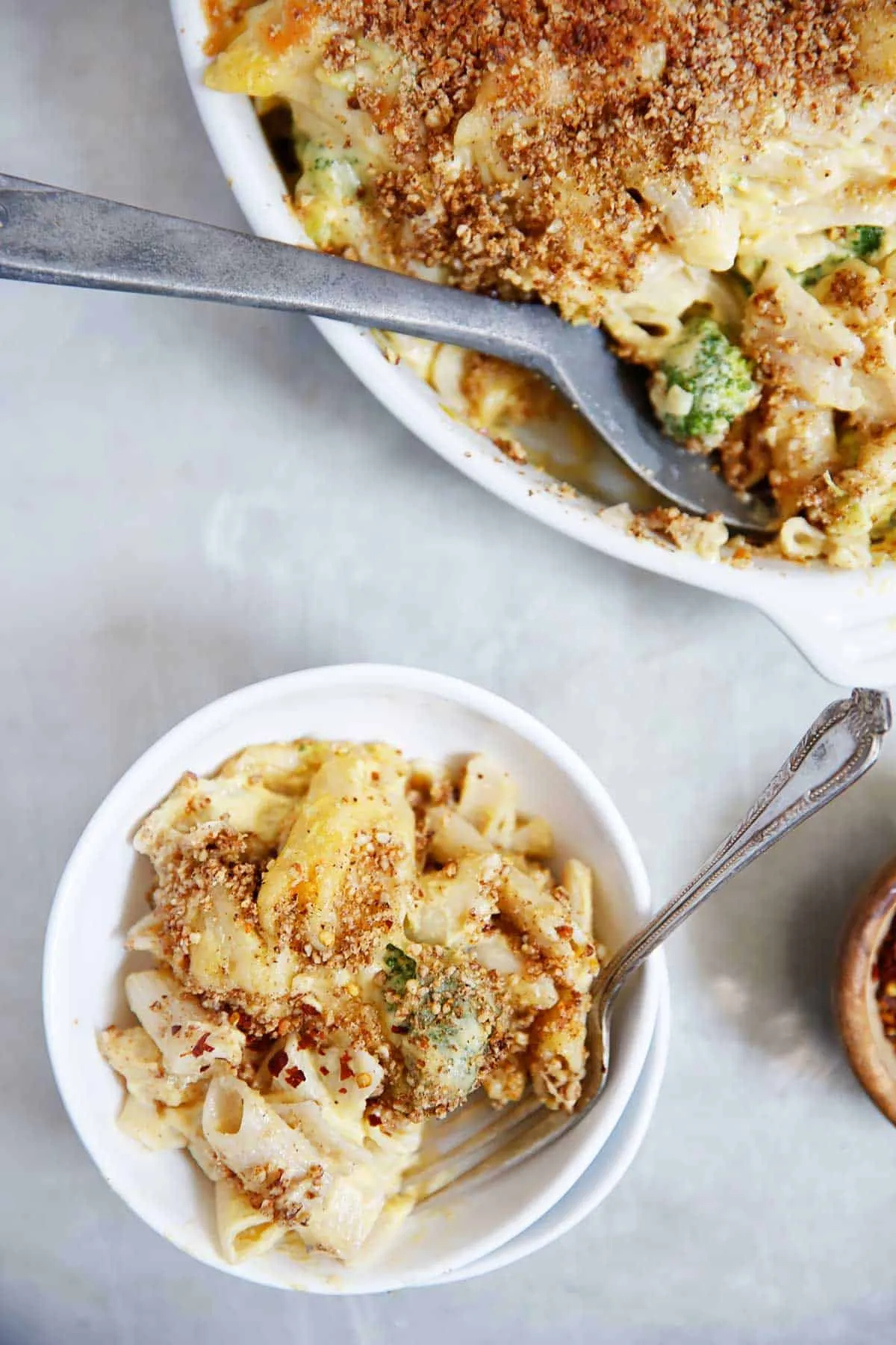Gluten Free Hidden Veggie Mac Cheese with Pecan Breadcrumbs