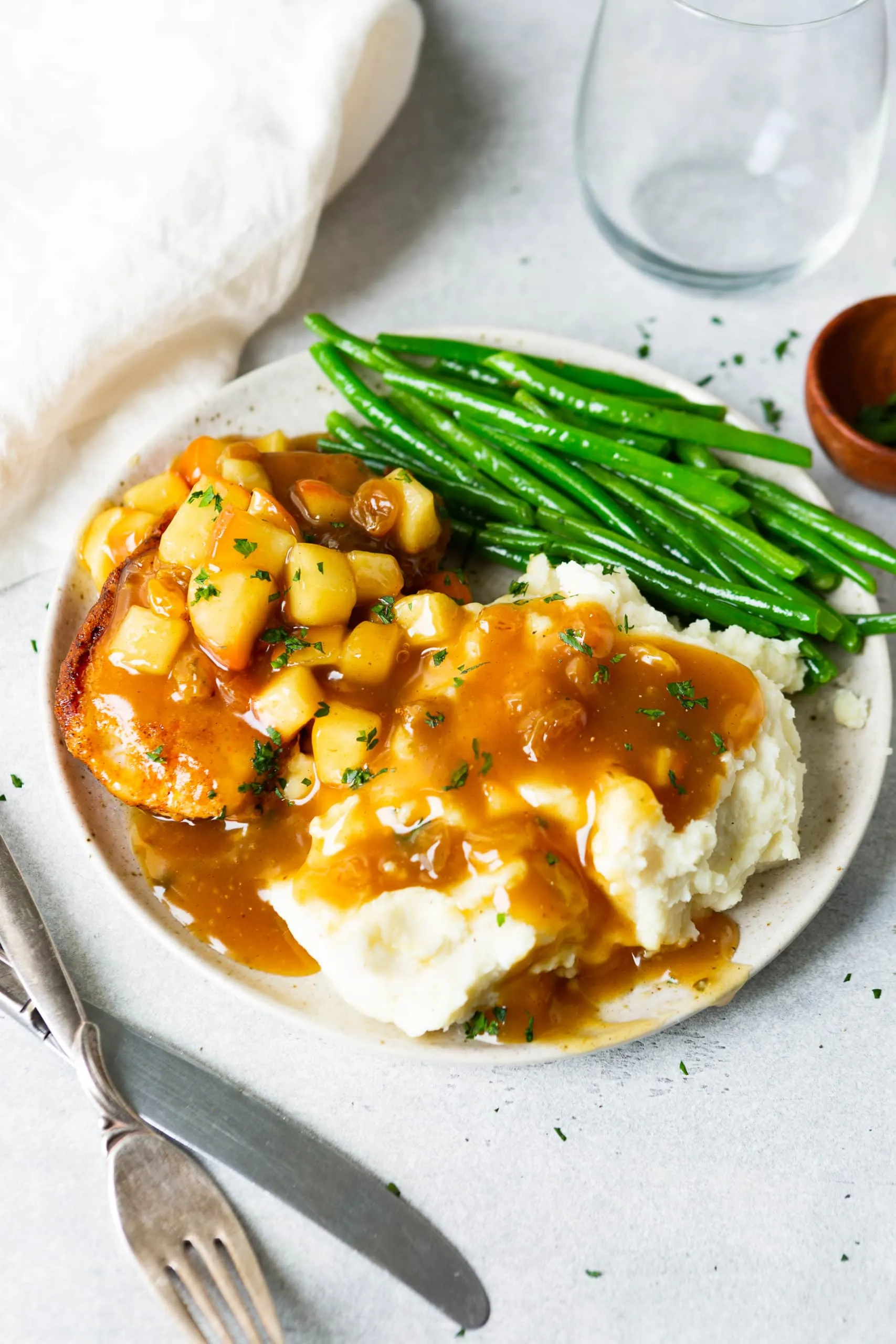 Grilled Pork Chops with Spicy Apple Chutney