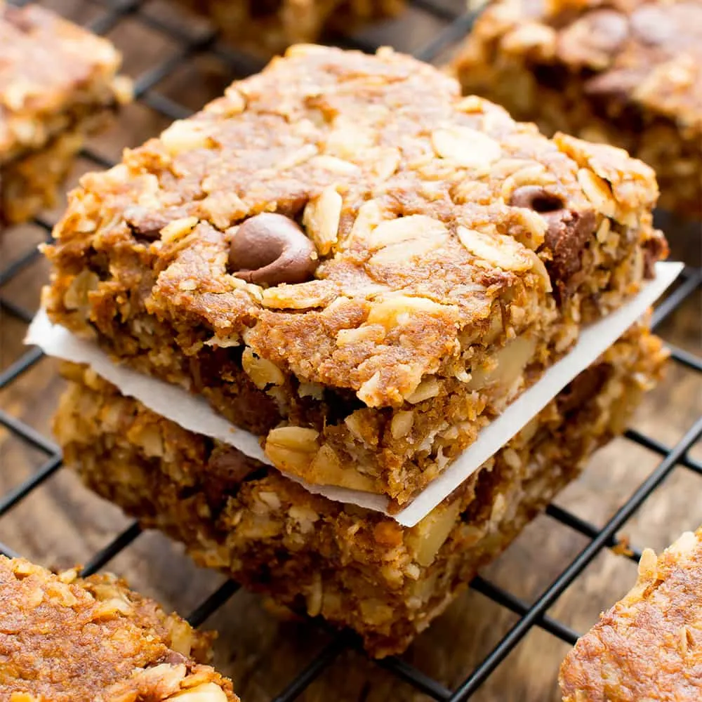 Healthy Peanut Butter Chocolate Chip Oatmeal Bars