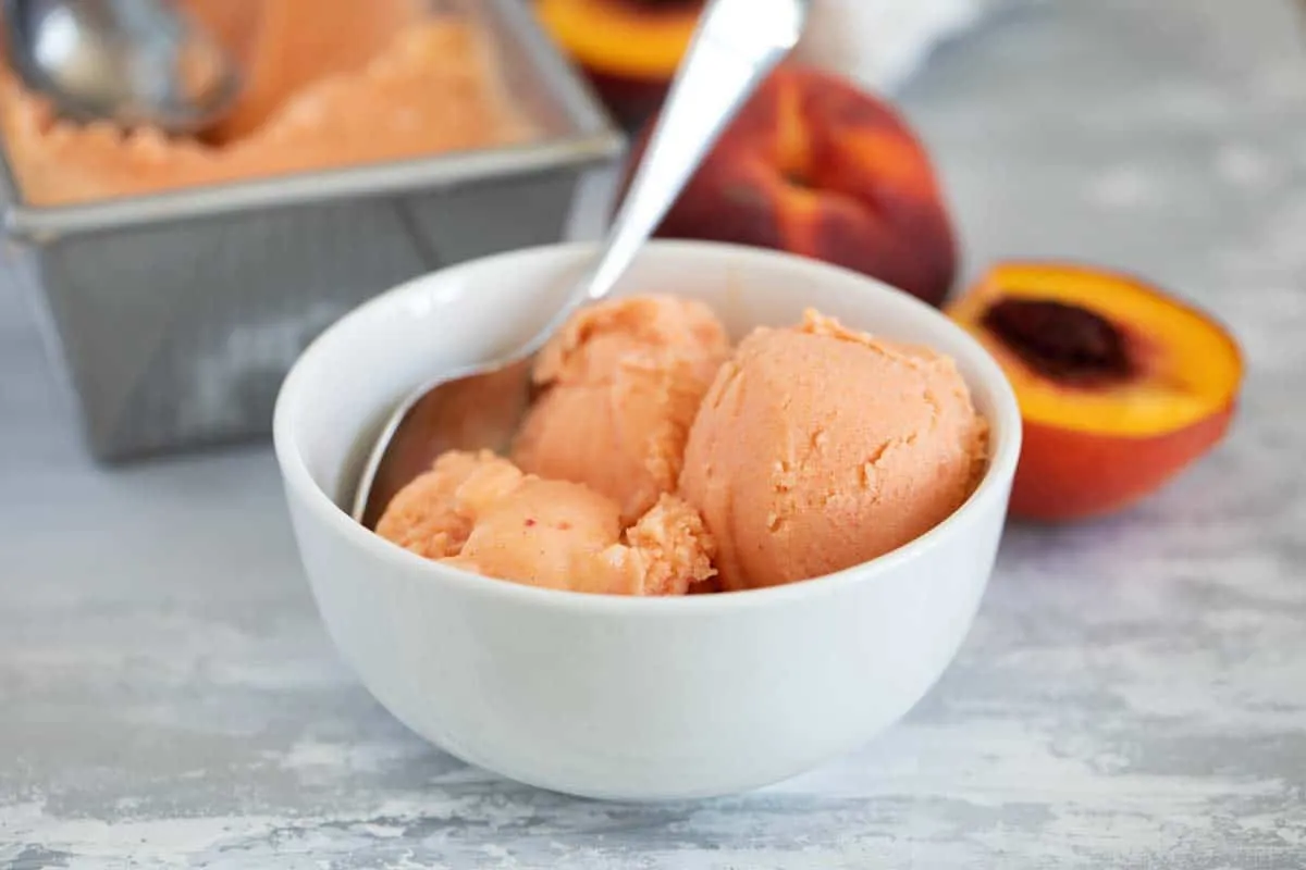 Instant Peach Frozen Yogurt