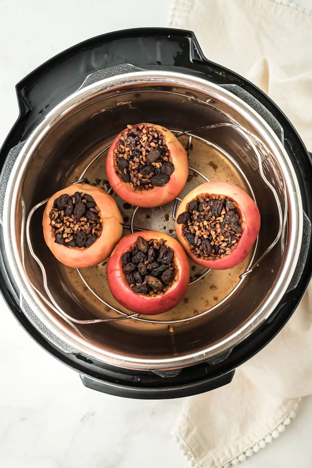 Instant Pot Baked Apples Vegan