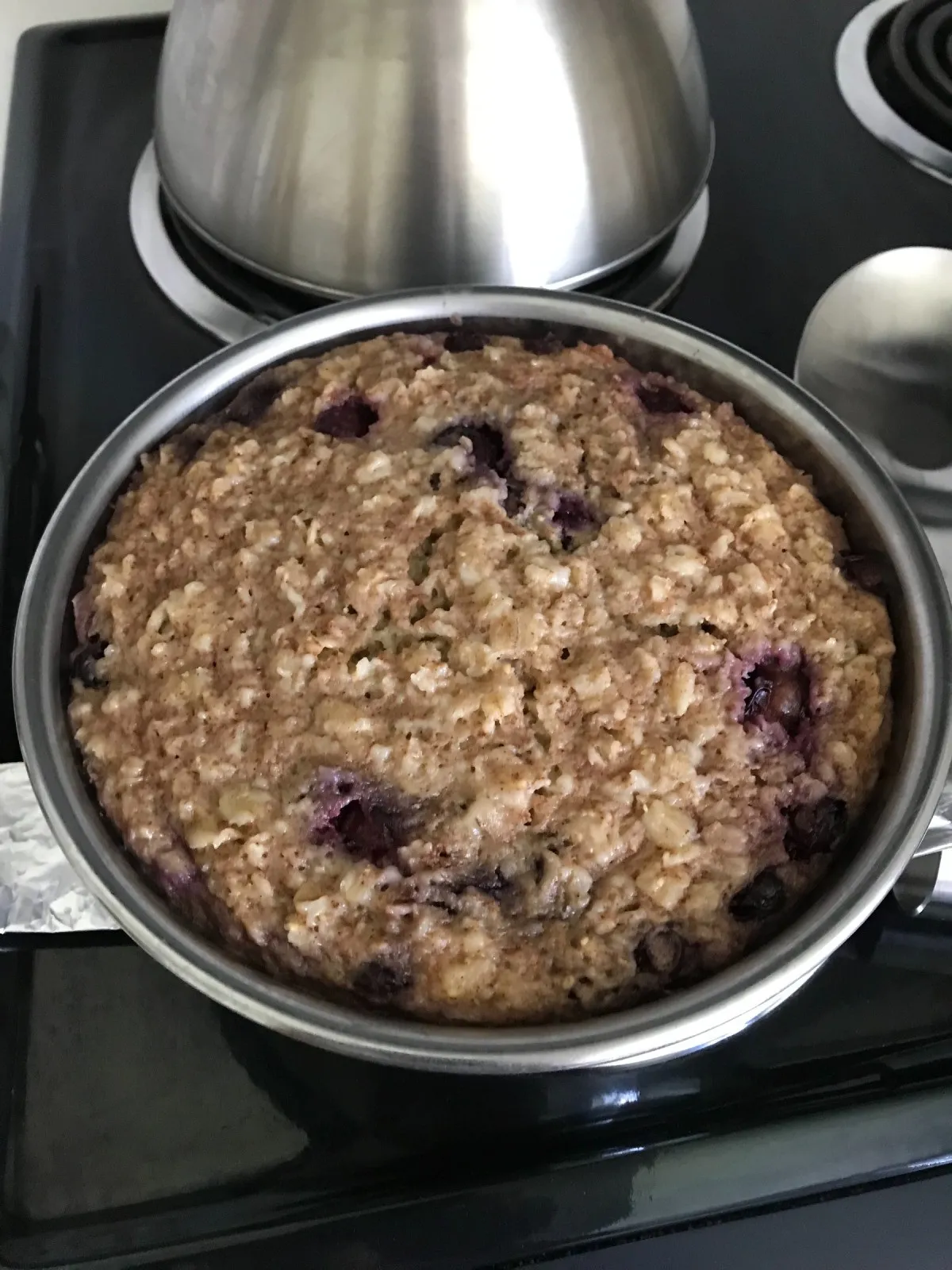 Instant Pot Slow Cooker Creamy Berry Oatmeal