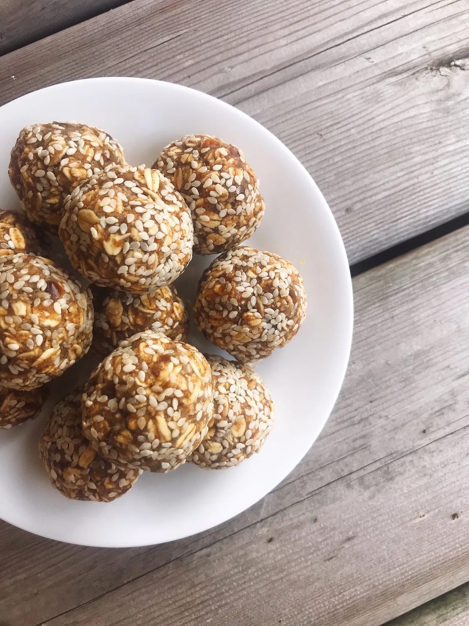 Low Sugar Vanilla Cashew Tahini Energy Balls
