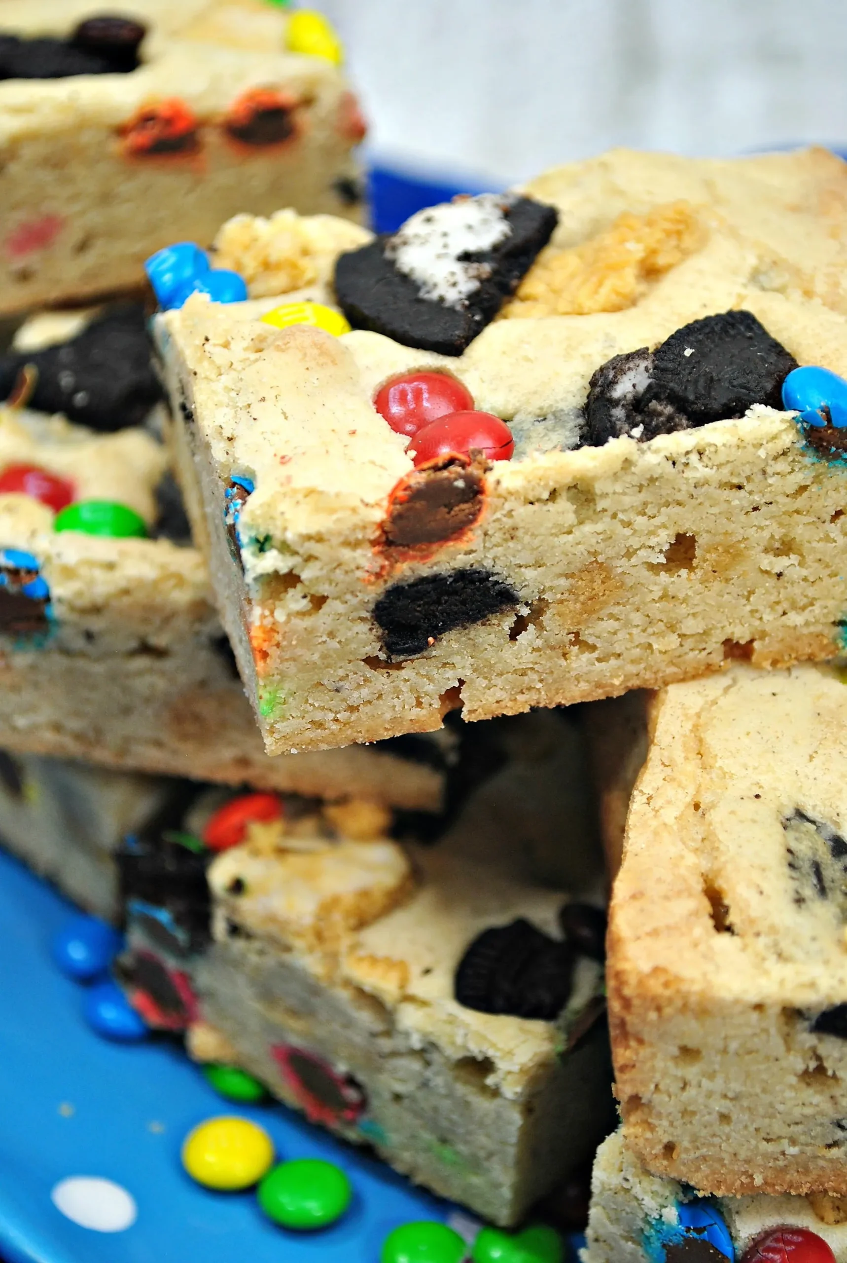 MM Oreo Cookie Bars