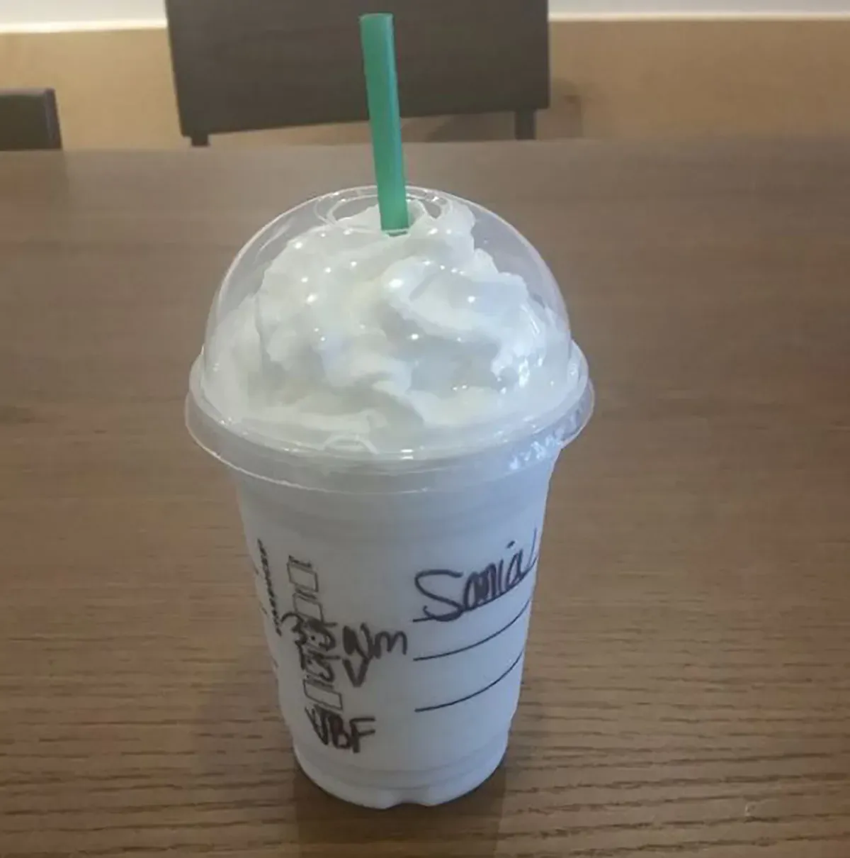 Marshmallow Crème Frappuccino (Starbucks Secret Menu)