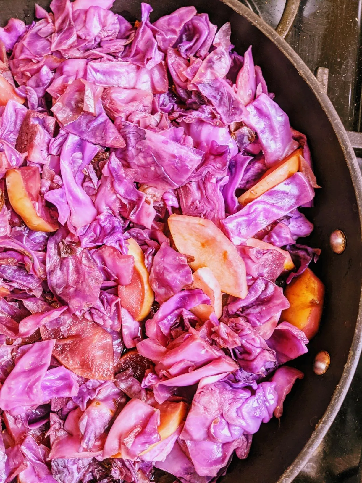 Mom's Red Cabbage with Apples