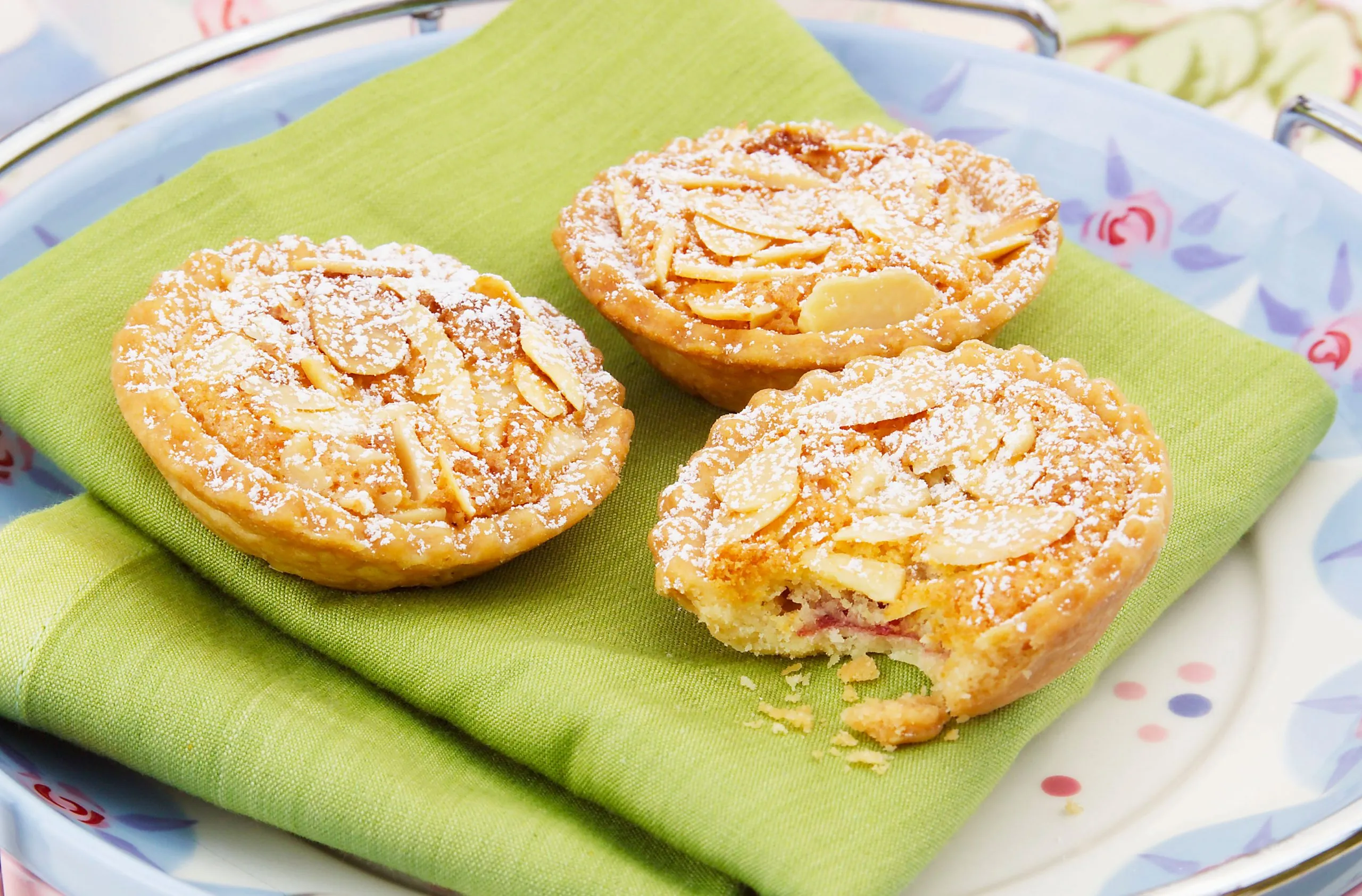 No Bake Almond Cream Tartlets