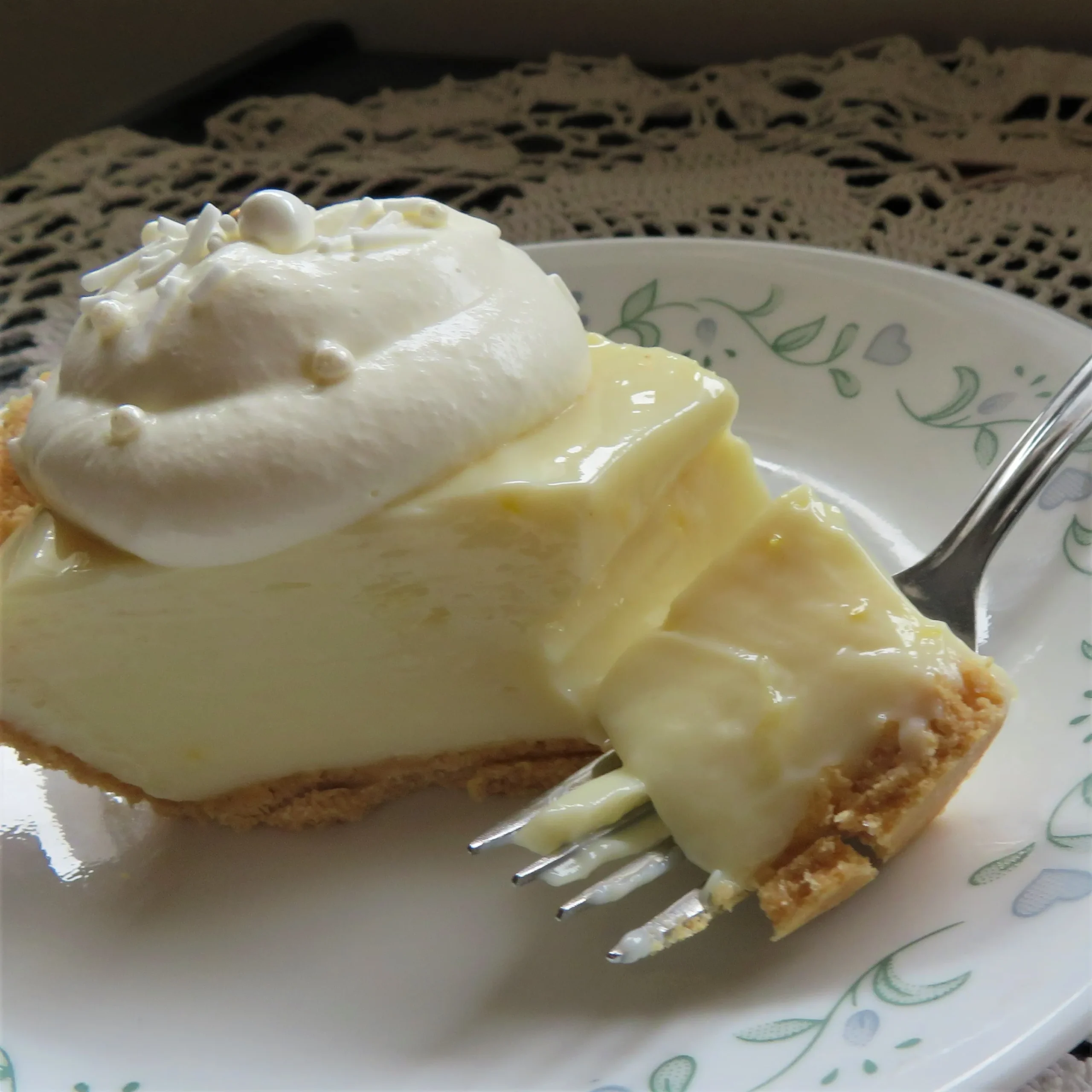 Old Fashioned Lemon Pie