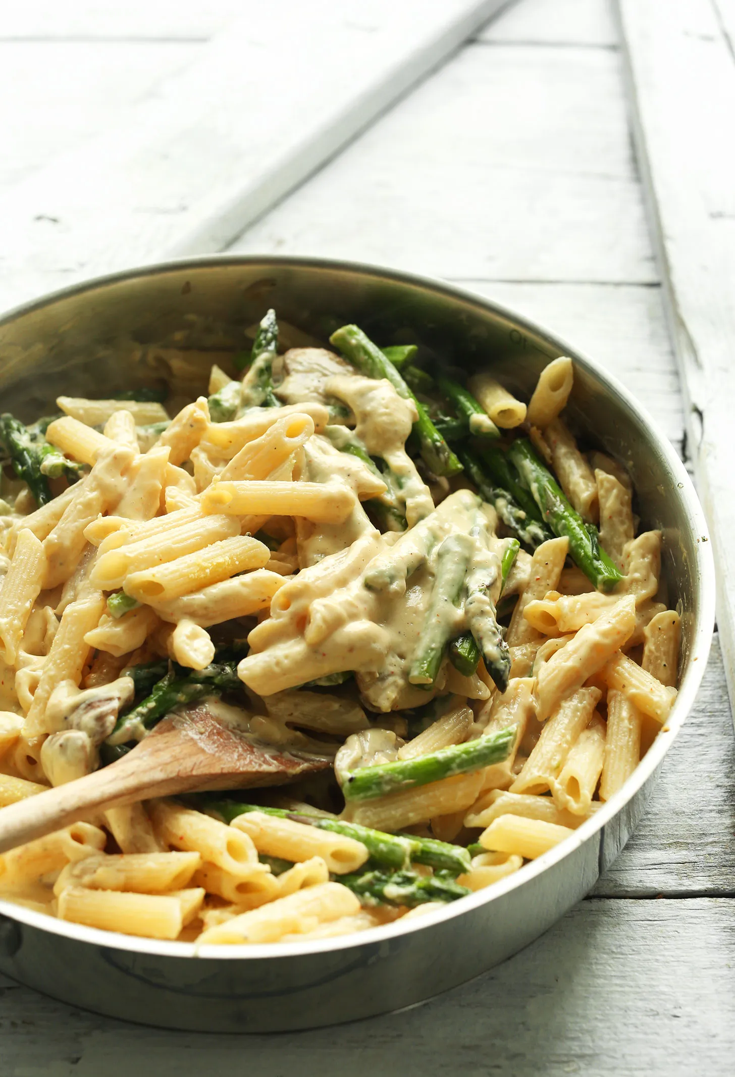 Pasta with Asparagus and Mushrooms