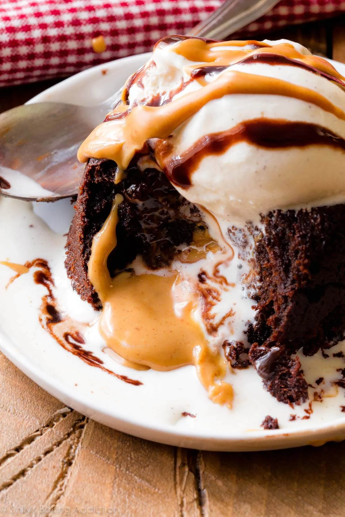 Peanut Butter Molten Lava Cakes