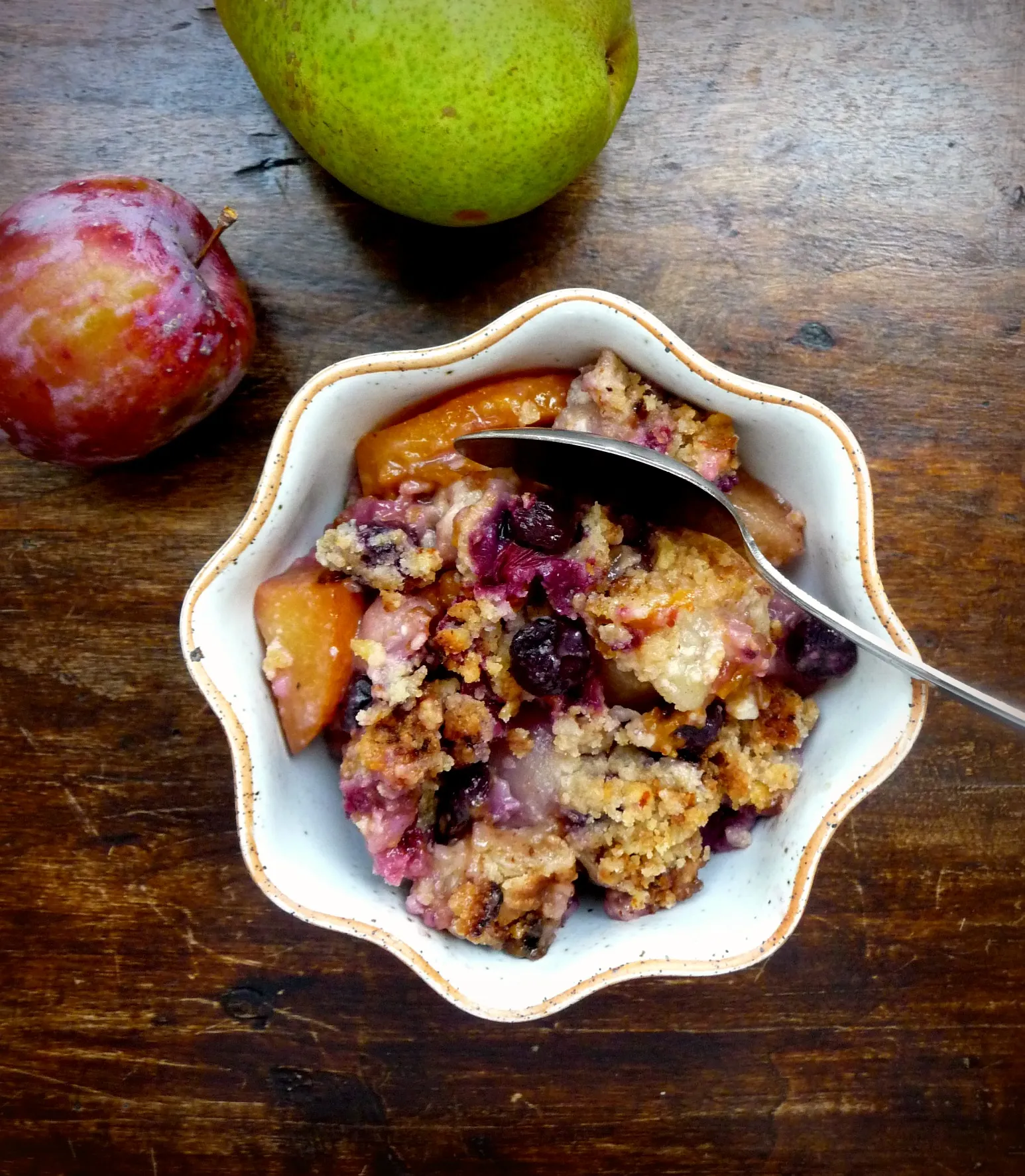 Pluot Plumcot and Blueberry Crisp