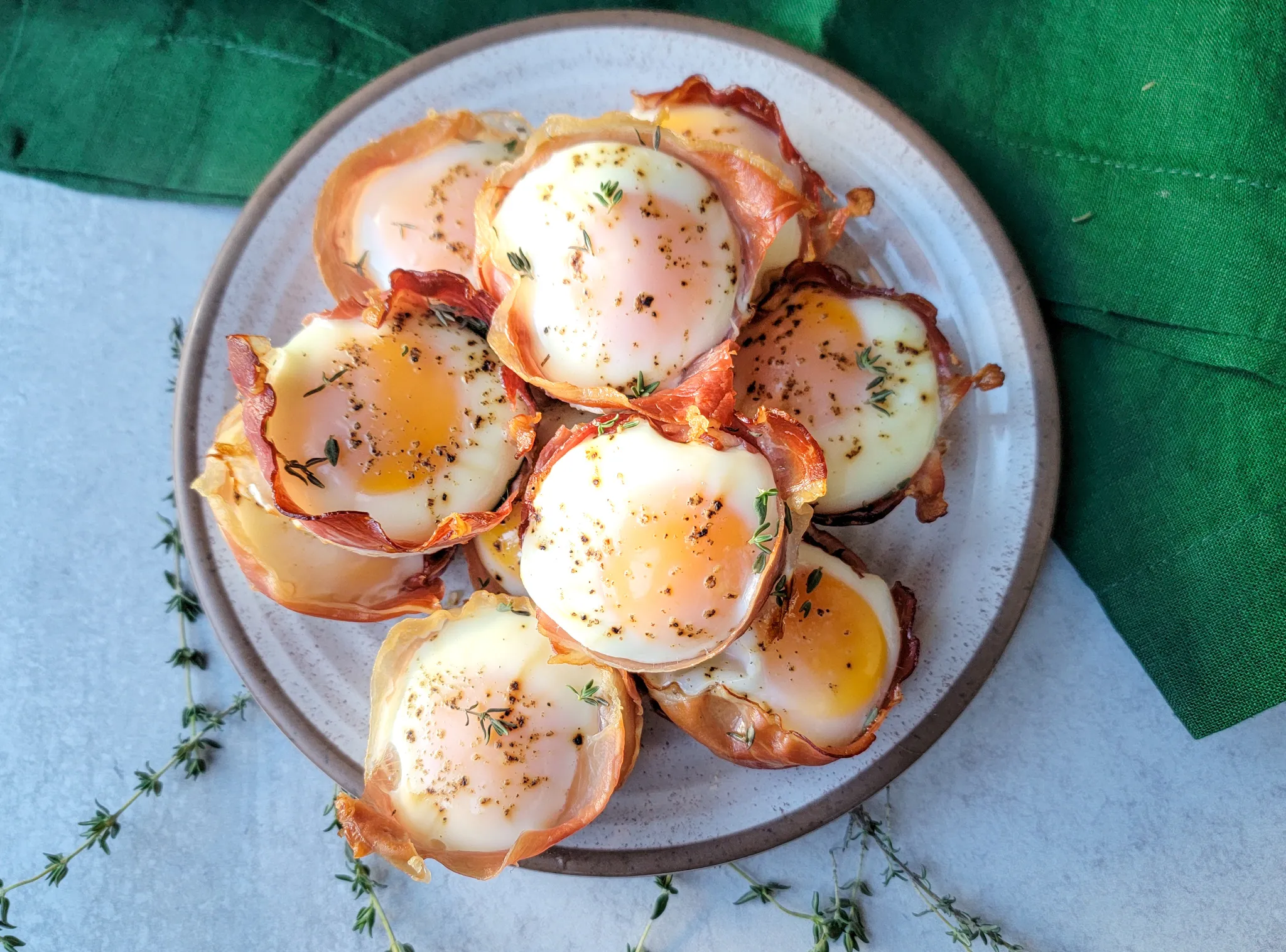 Prosciutto Baked Egg Cups