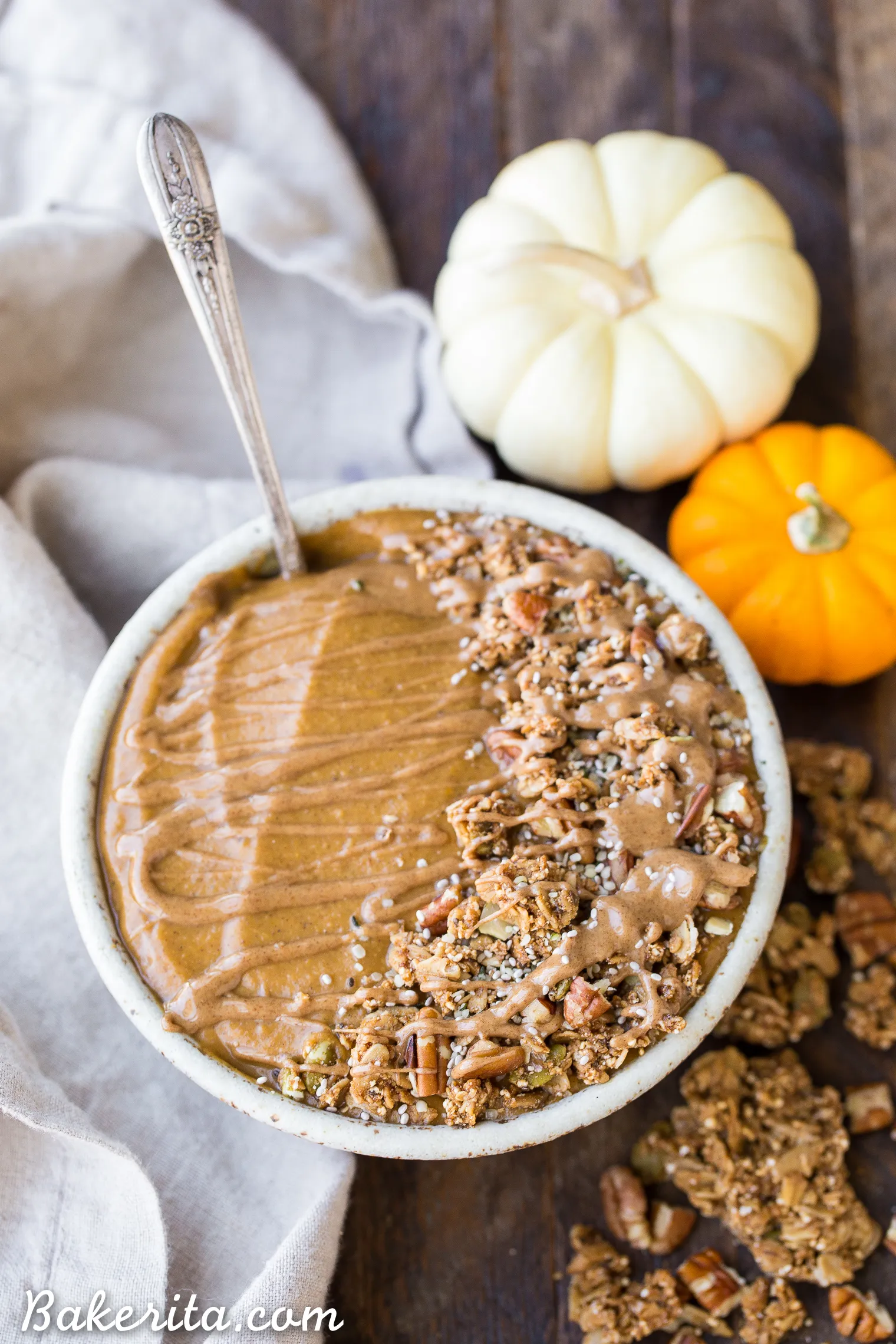 Pumpkin Pie Smoothie Bowl (Gluten Free, Paleo, Vegan)