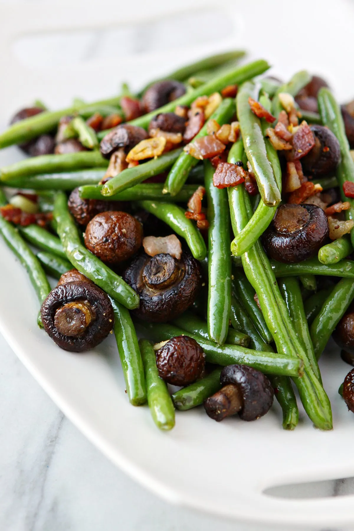 Sautéed Green Beans with Mushrooms and Garlic