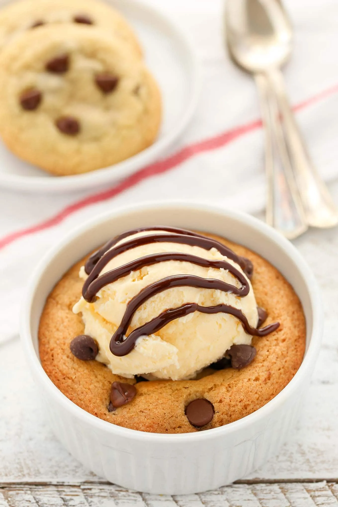 Single Serving Deep Dish Cookie a la Mode