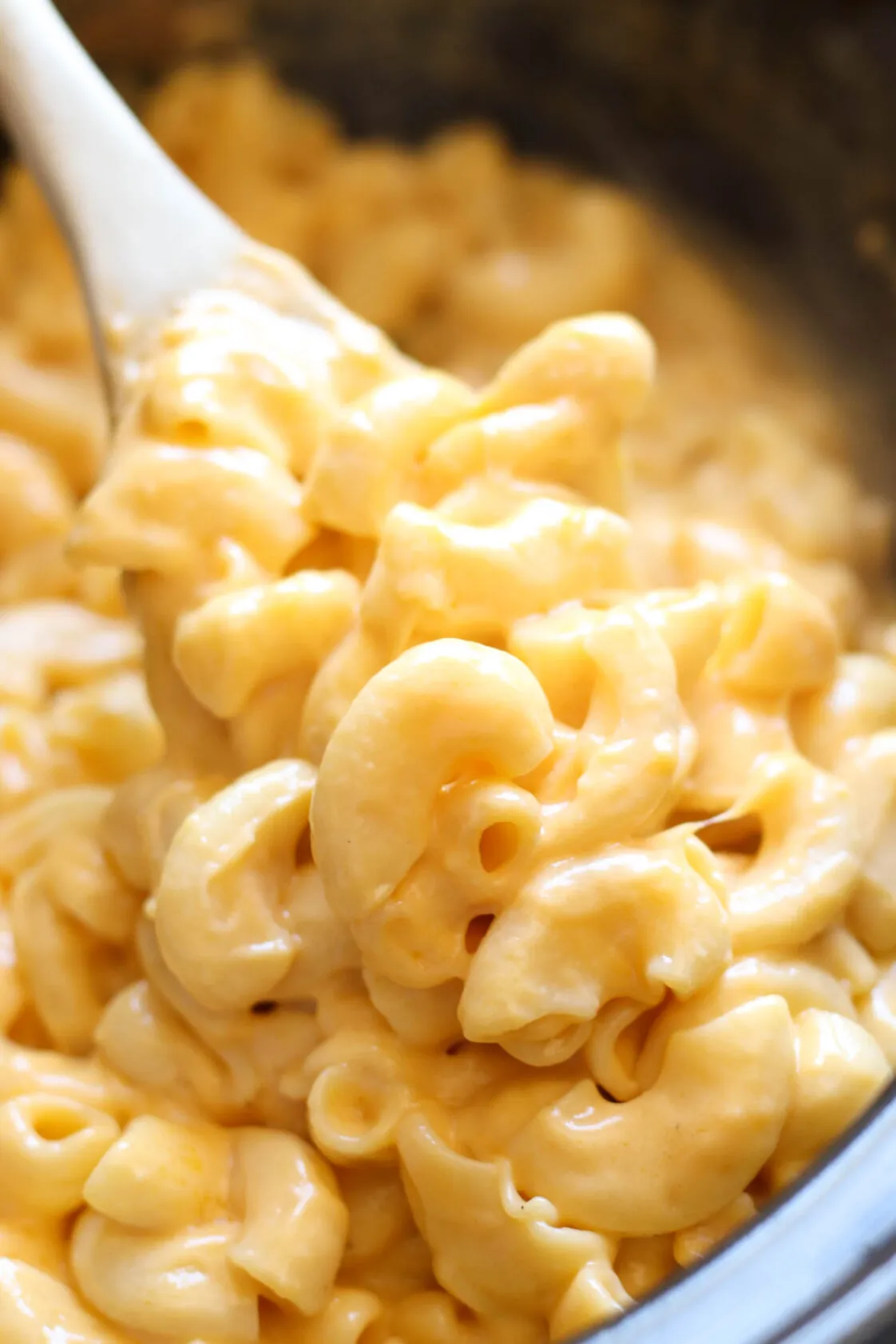 Slow Cooker Creamy Mac and Cheese