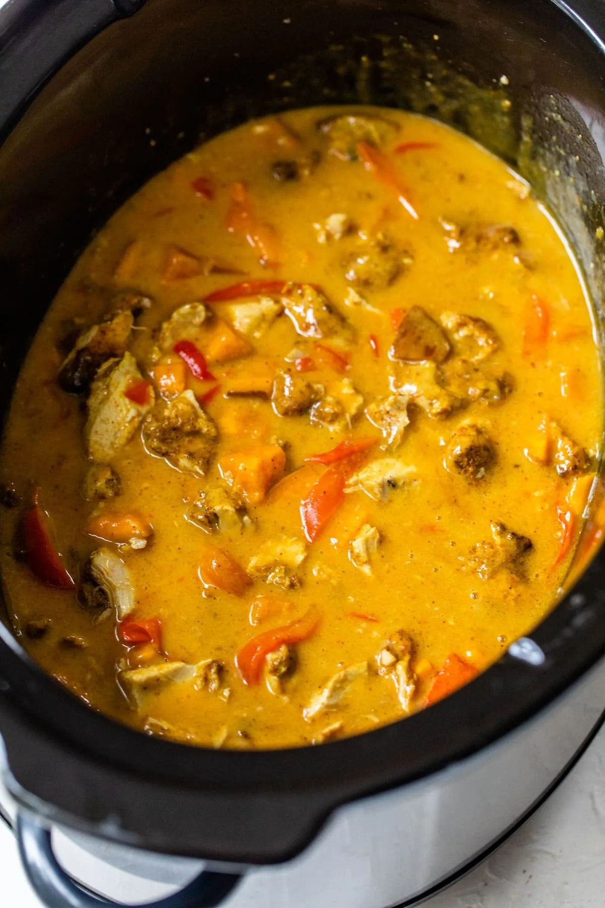 Slow Cooker Curried Chicken com Pêssegos