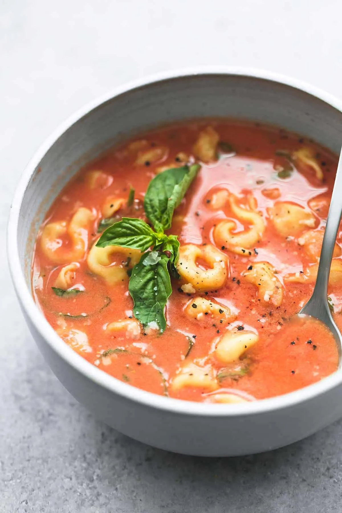 Slow Cooker Tomato Basil Parmesan Tortellini Soup