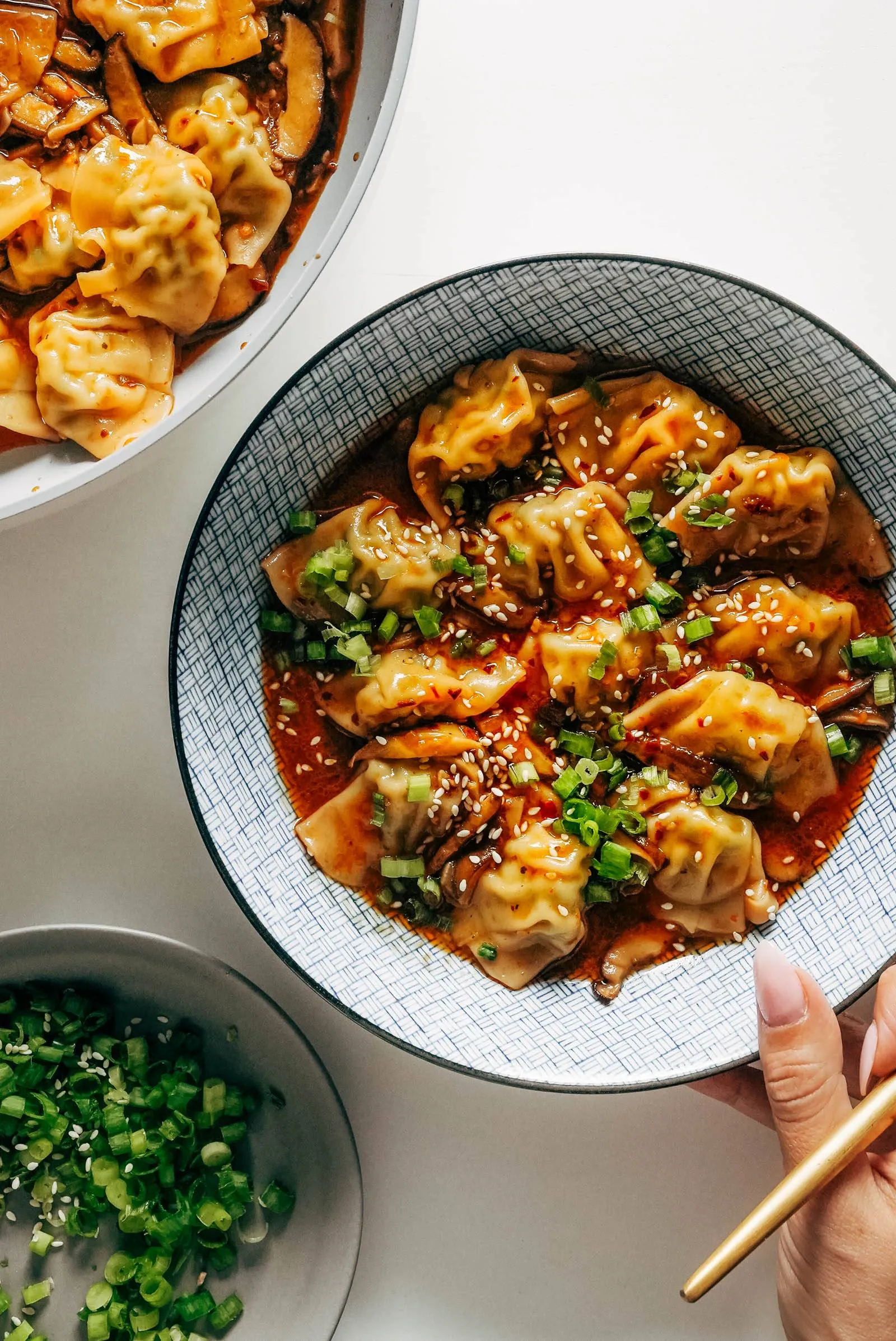 Spicy Wonton Dumplings with Spicy Chili Sauce