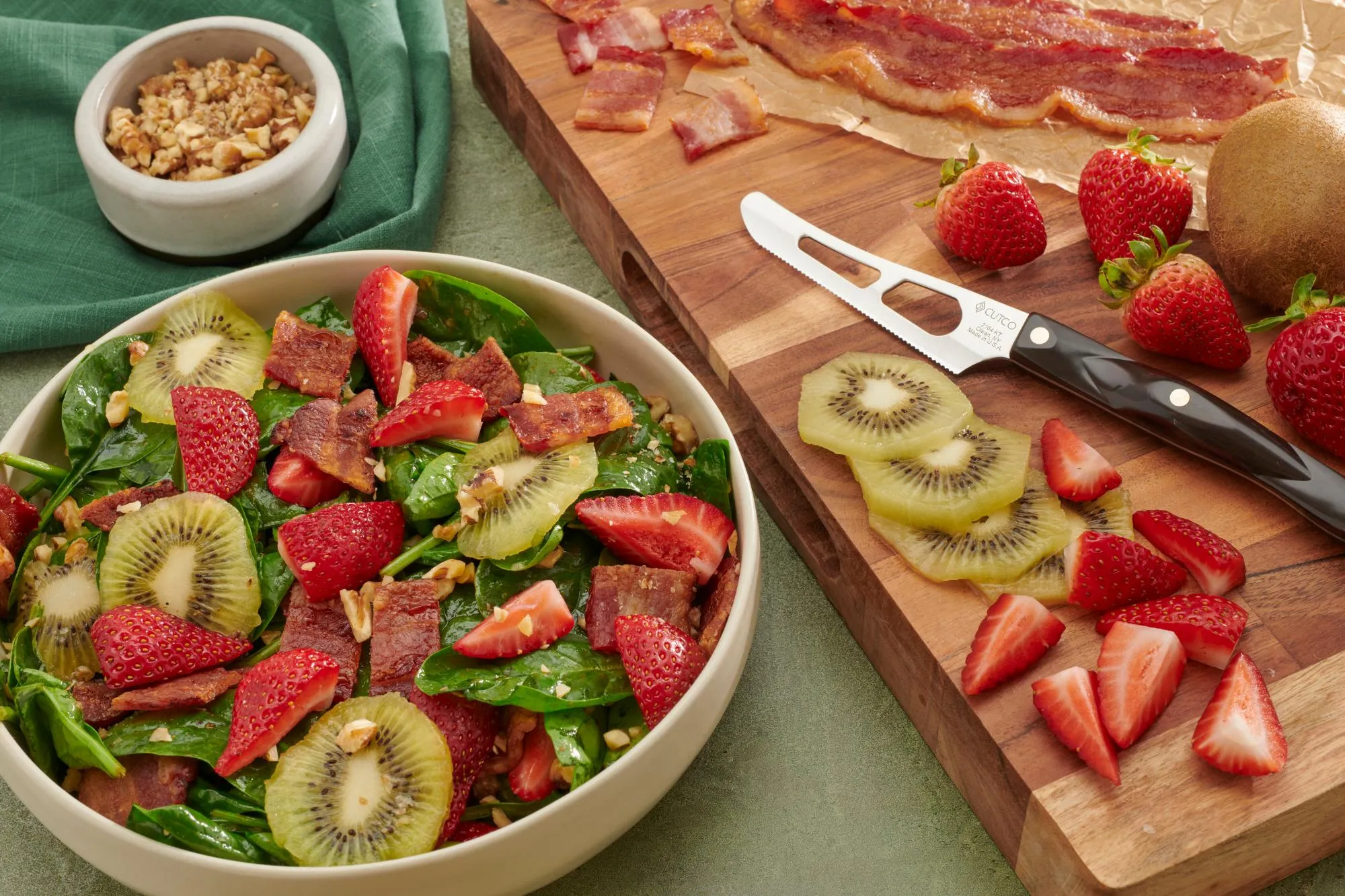 Spinach Kiwi and Strawberry Salad