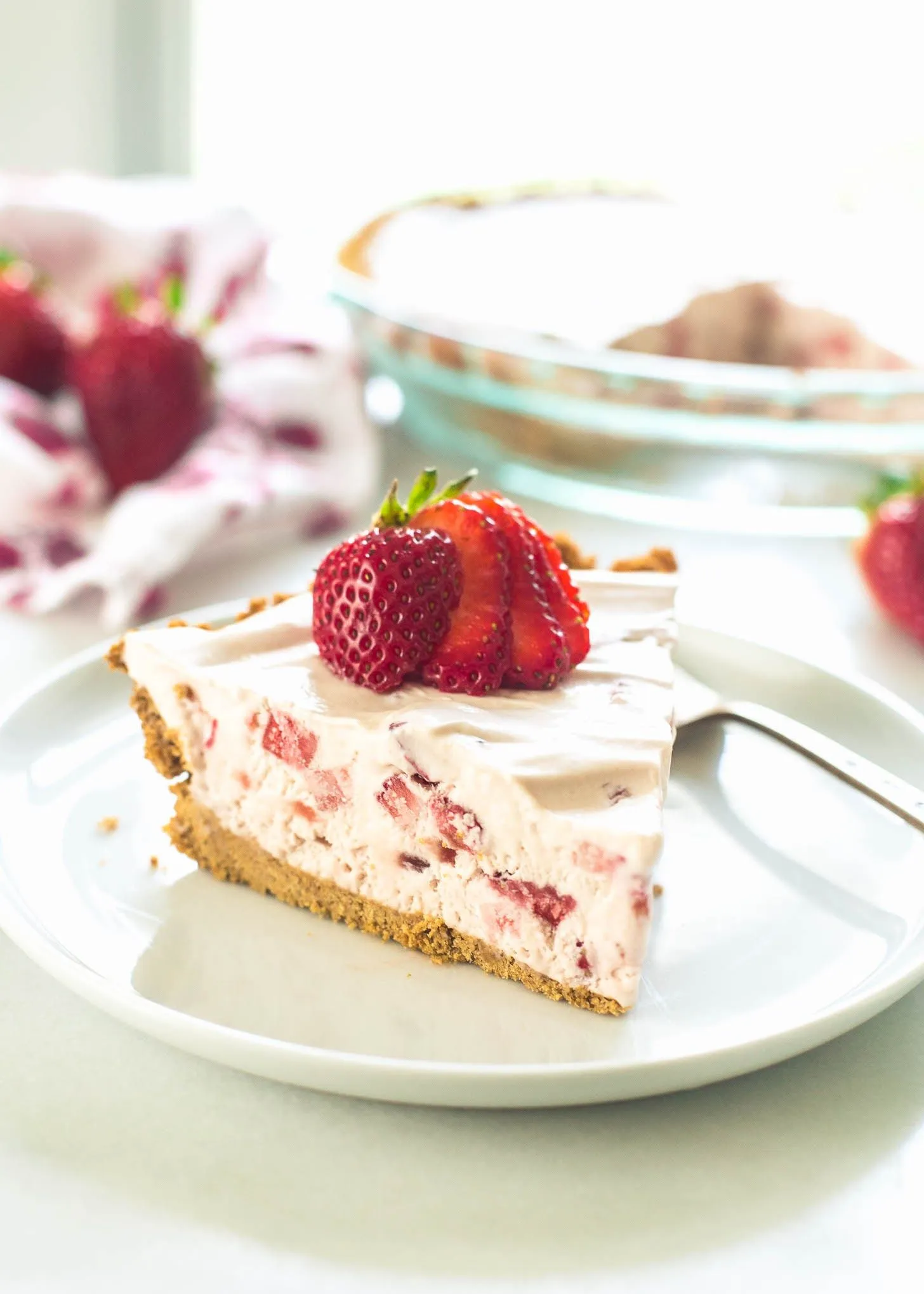 Splendid Strawberry Cream Pie