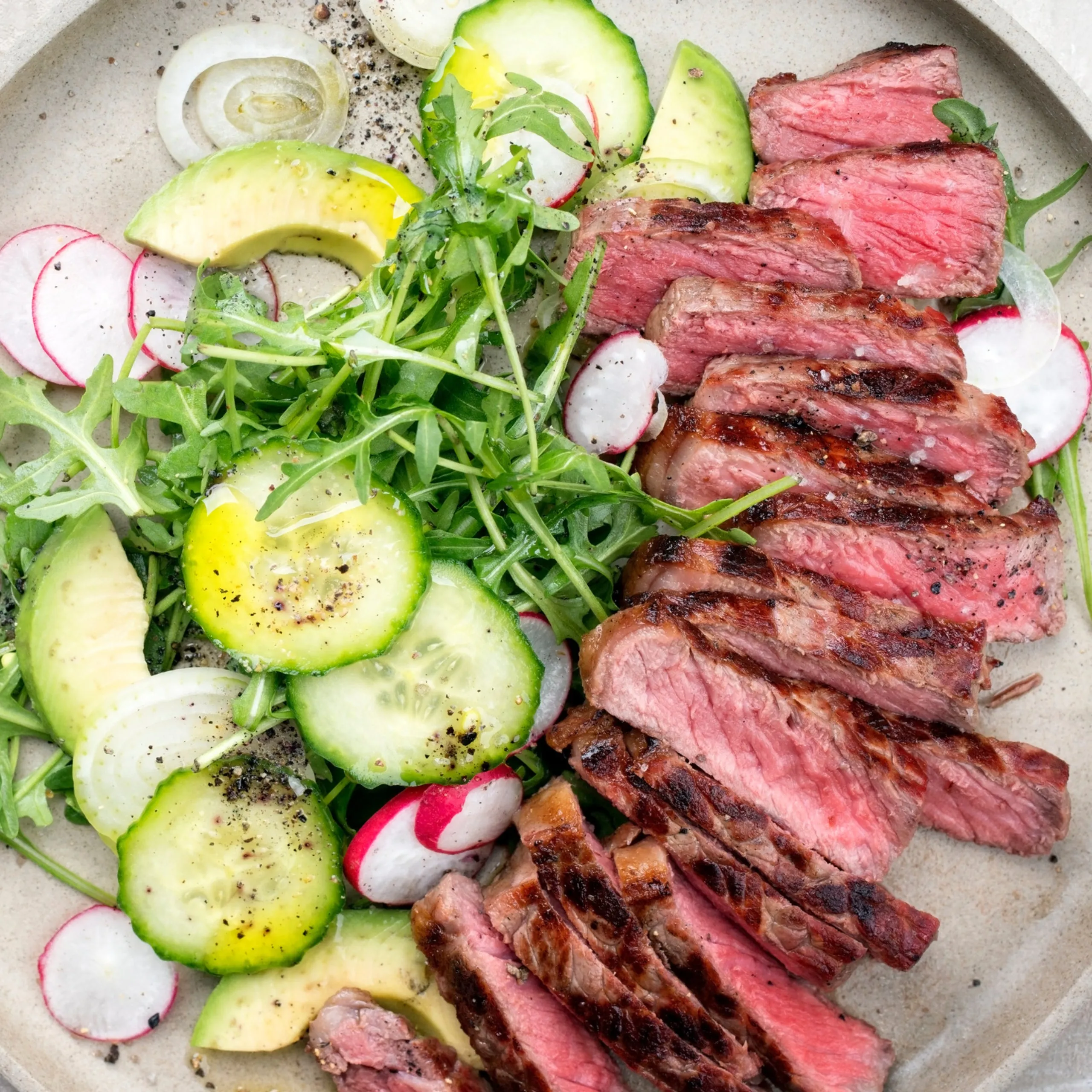 Steak Salad with Creamy Garlic Pepper Dressing