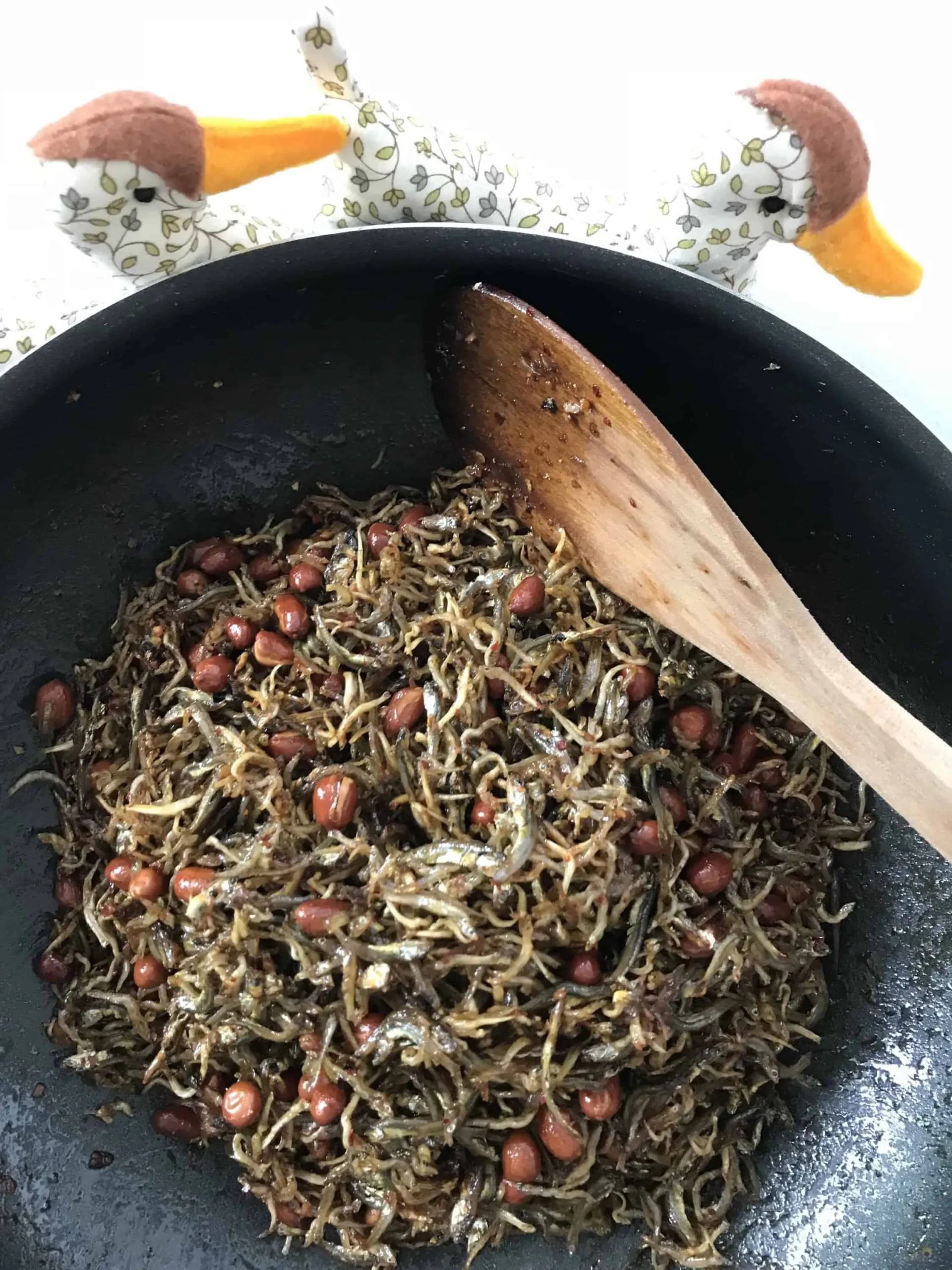 Stir Fried Dried Anchovies and Peanuts