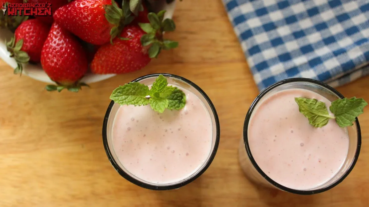 Strawberry Mint Keto Smoothie