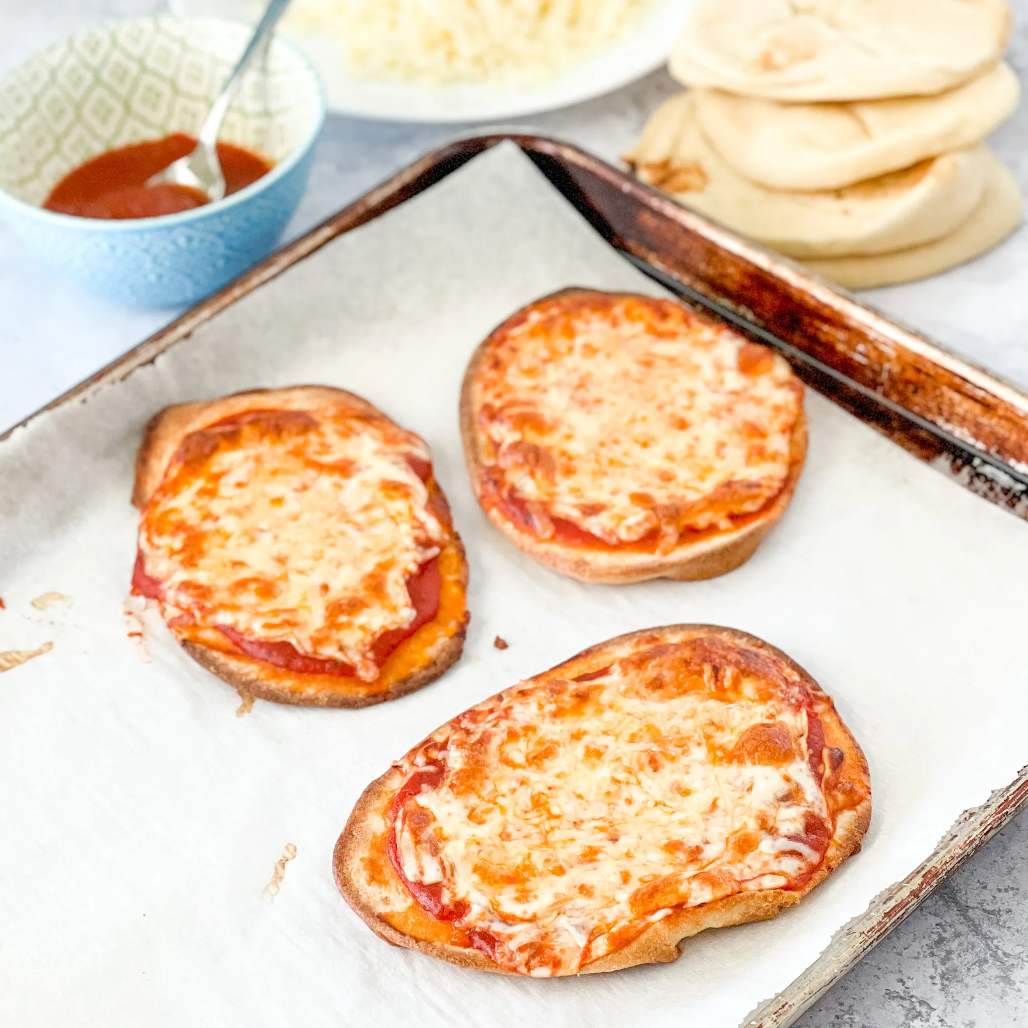 Ten Minute Naan Pizza