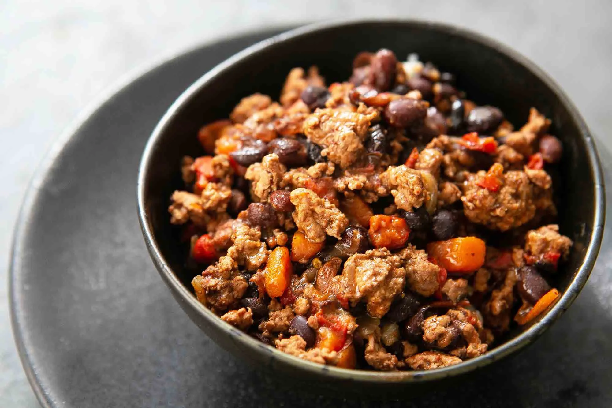 Turkey and Black Bean Chili with Crackers