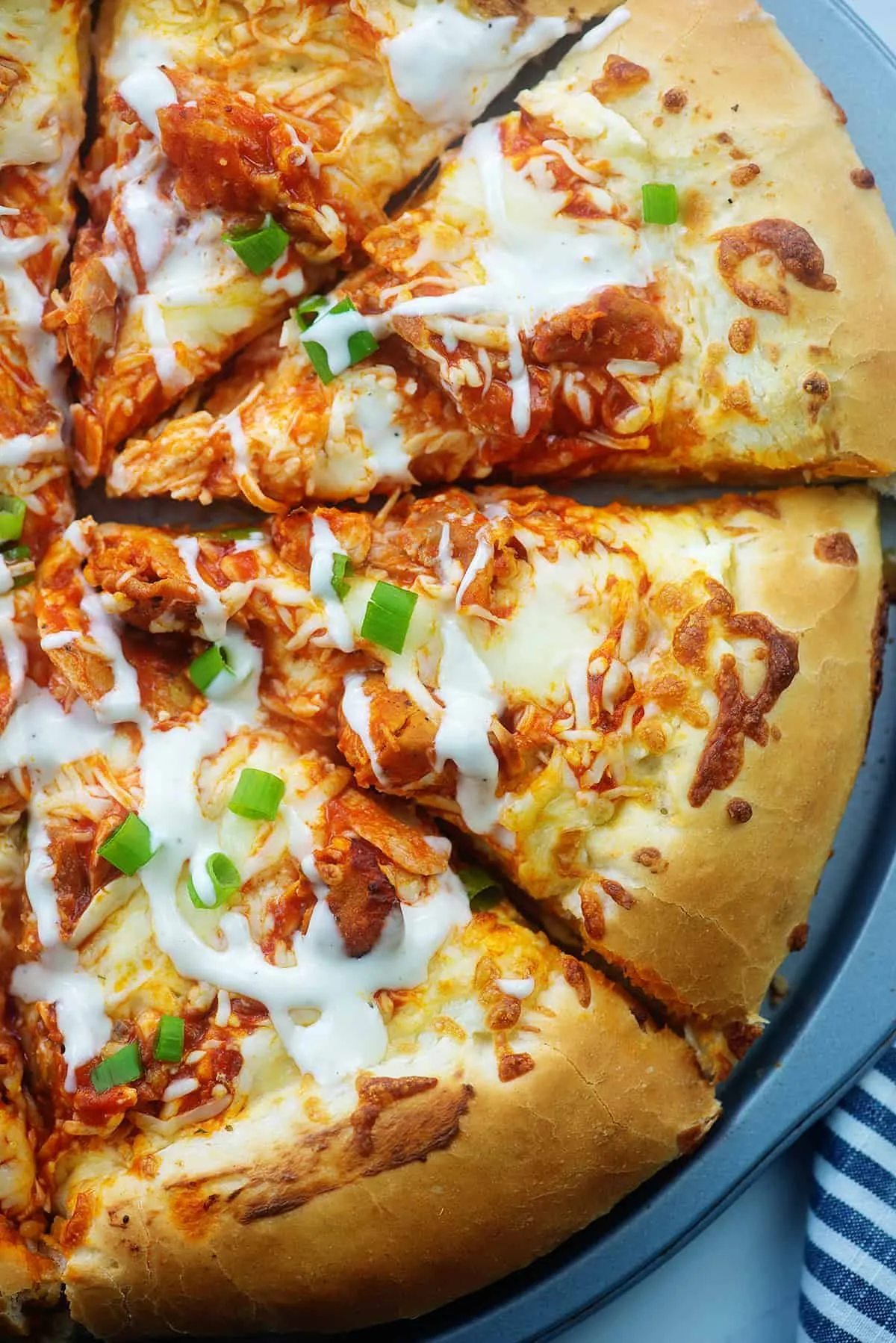 buffalo chicken pizza spicy cajun crust