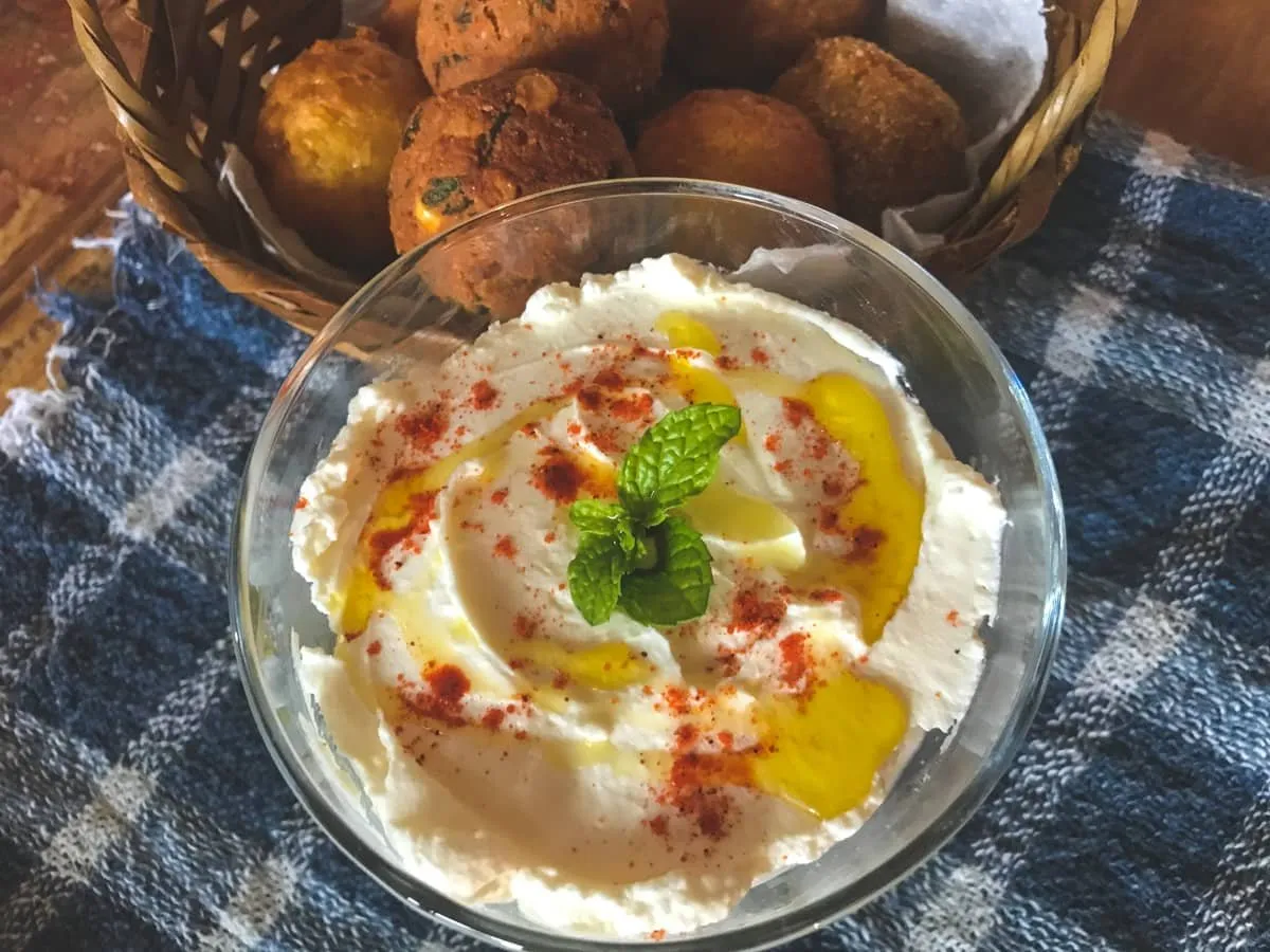 coalhada seca da chefe leila youssef restaurante arbia