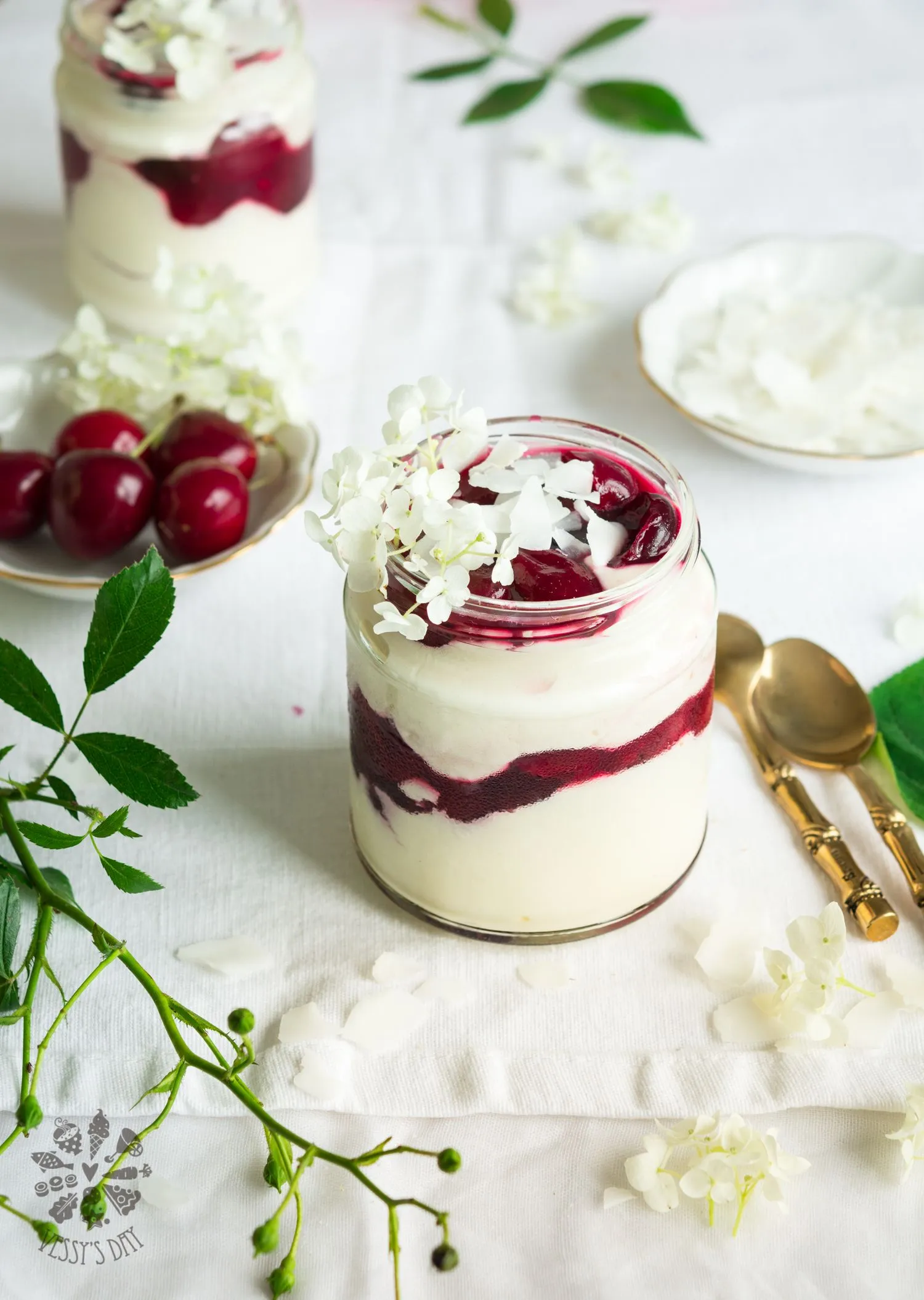 creamy cherry and mascarpone trifle