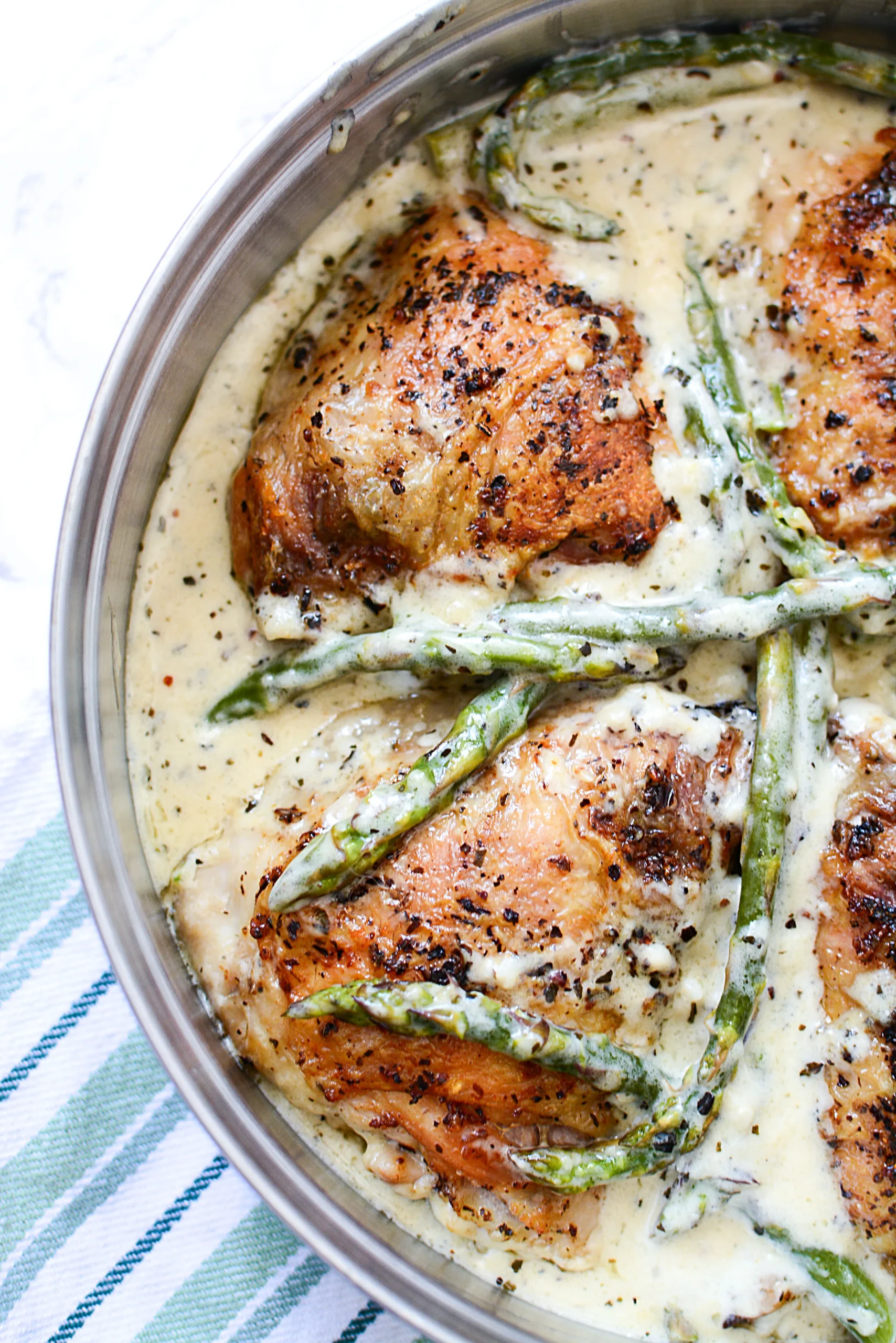 crispy chicken with asparagus sauce