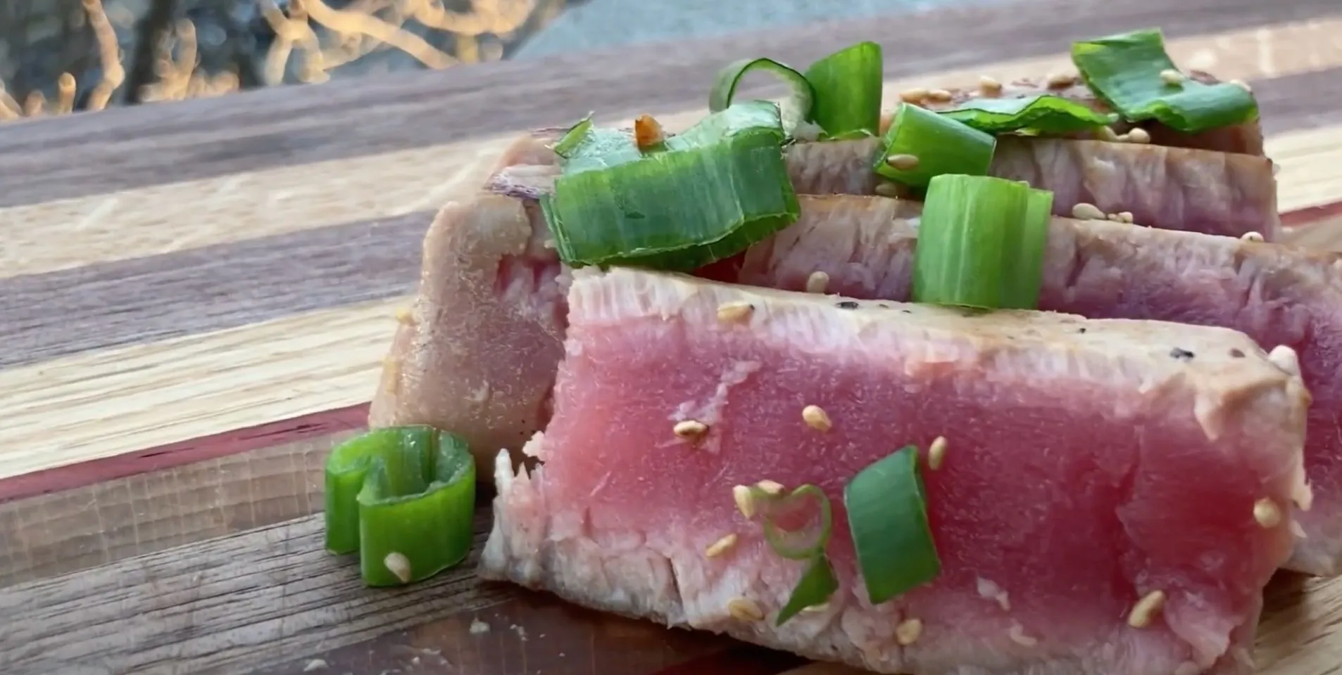 grilled tuna over arugula with lemon