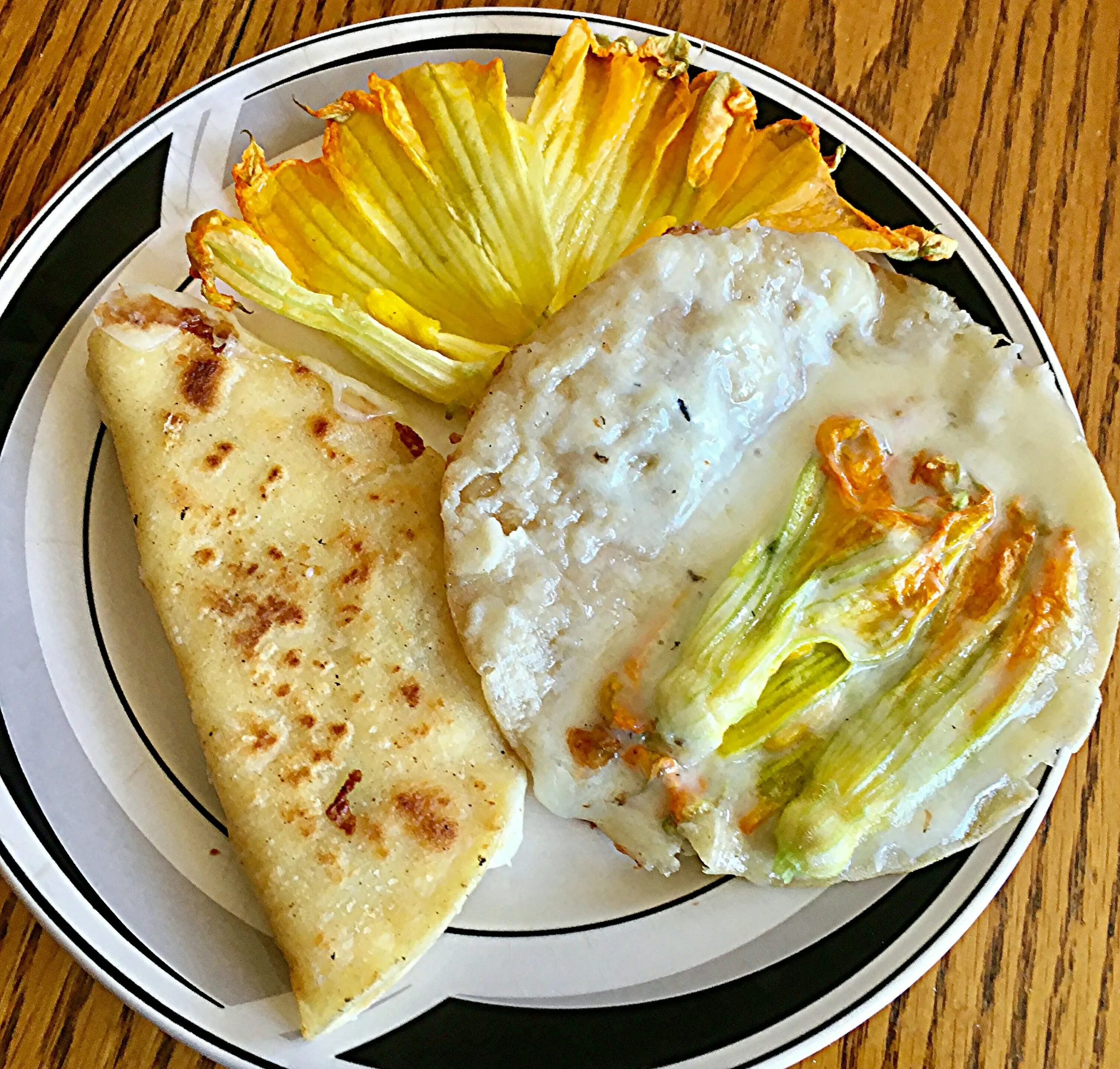 quesadillas de flor de calabaza